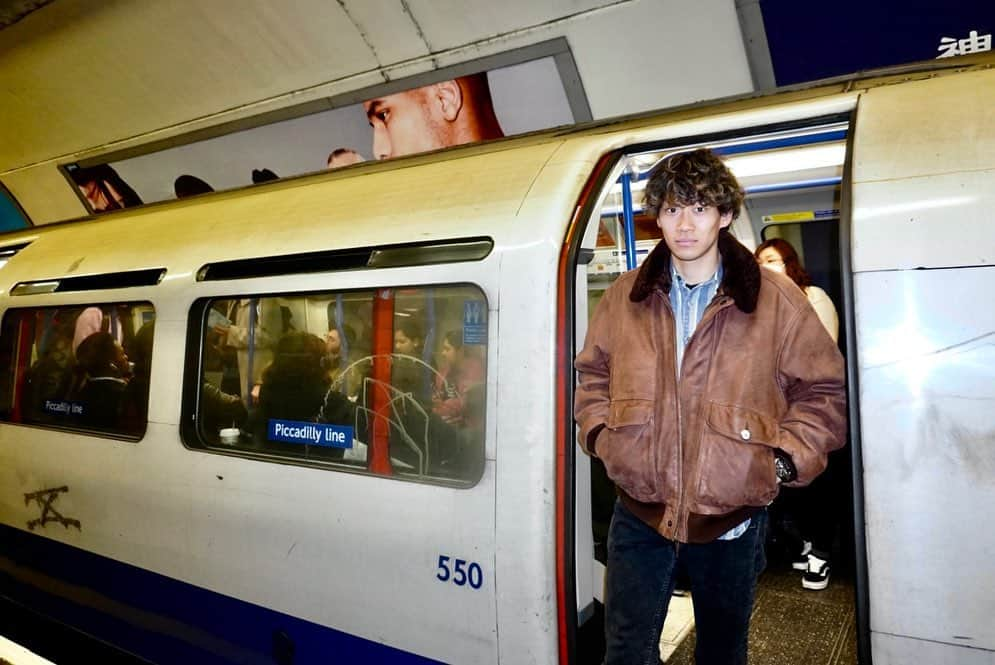 緒方良行のインスタグラム：「Metro🚇🎞️  #london #レトロ」