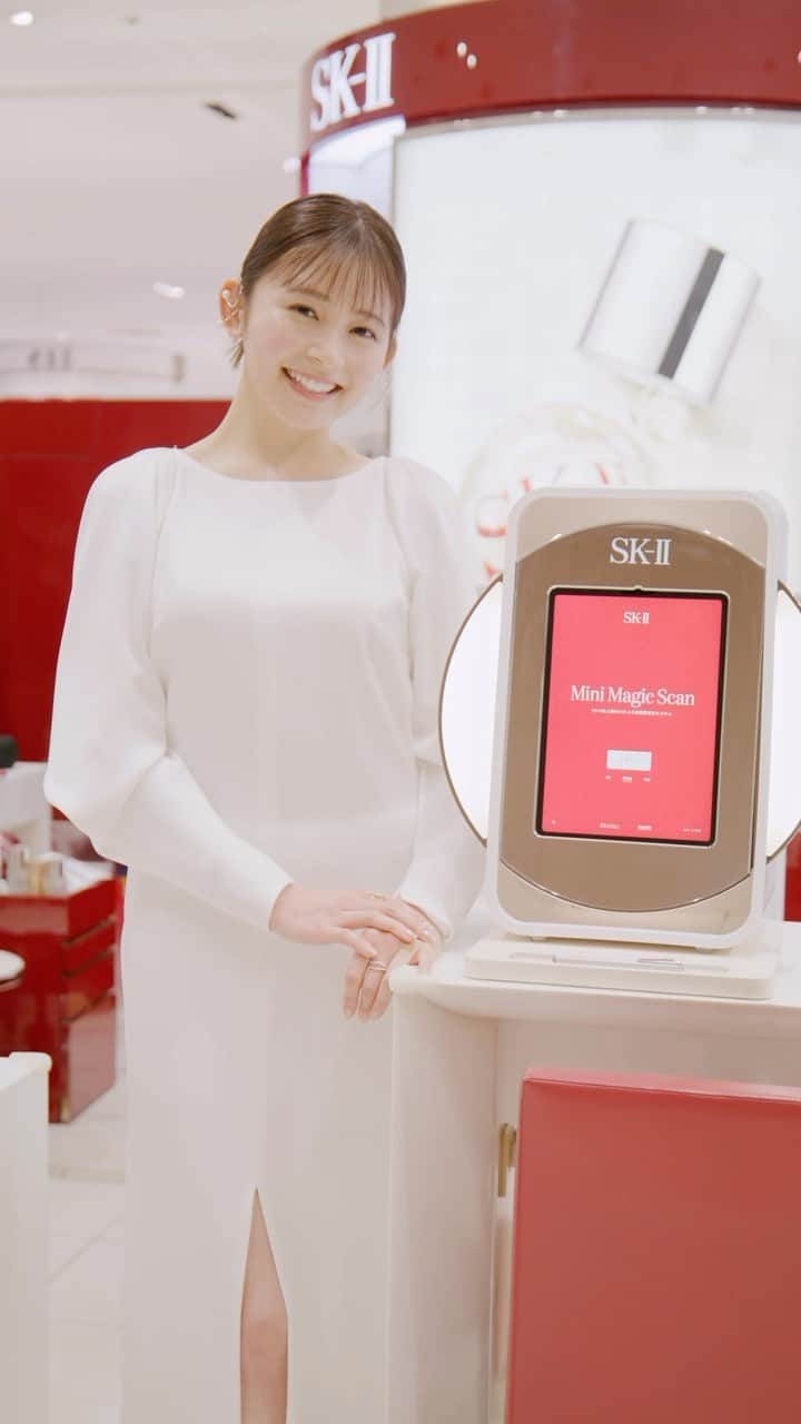 久間田琳加のインスタグラム：「SK-IIの西武池袋本店で、肌測定を体験しに行ってきました！ 春の時期は季節の変わり目や、花粉でゆらぎやすいですよね😣💦  ドキドキしながら測定を進めていくと、、 今肌の中で良い部分をしれるキラキラポイントと、 これから伸ばしていけるポイントがどちらも知ることができて、 モチベーションがアップしました！！ 私は乾燥肌なのが悩みで、最近は特に目元のケアを頑張りたい！と思っていたところで😳  ケア方法なども丁寧に教えてもらったのですが、 やっぱりプロの方に相談すると学べることがたくさんありました🪄  早速おすすめしてもらったSK-IIのベストセラーがつまったキットをスキンケアに取り入れてみたのですが、 とにかく肌に馴染んでいく感覚がとっても気持ちいい！ 肌が潤いで満たされてもっちり感があり、キメが整った気がします🫧 特別な日にはパックも使ってみようっと🤍  新生活にぴったりなトライアルキットも発売されているそうなので、ぜひ皆さんも試してみてくださいね💐  ちなみに4/8と4/9は私が体験した肌測定はもちろん、このタイミングしか受けられないスペシャルな美肌レッスンも受けられるみたいです！ 是非みなさんも足を運んでみてください🕊 肌測定は全国のSK-Ⅱ店舗で予約なしで気軽に受けることができます！  #肌調和 #肌測定 #神エッセンス #SKII #ピテラ #SKII_PR #新生活」
