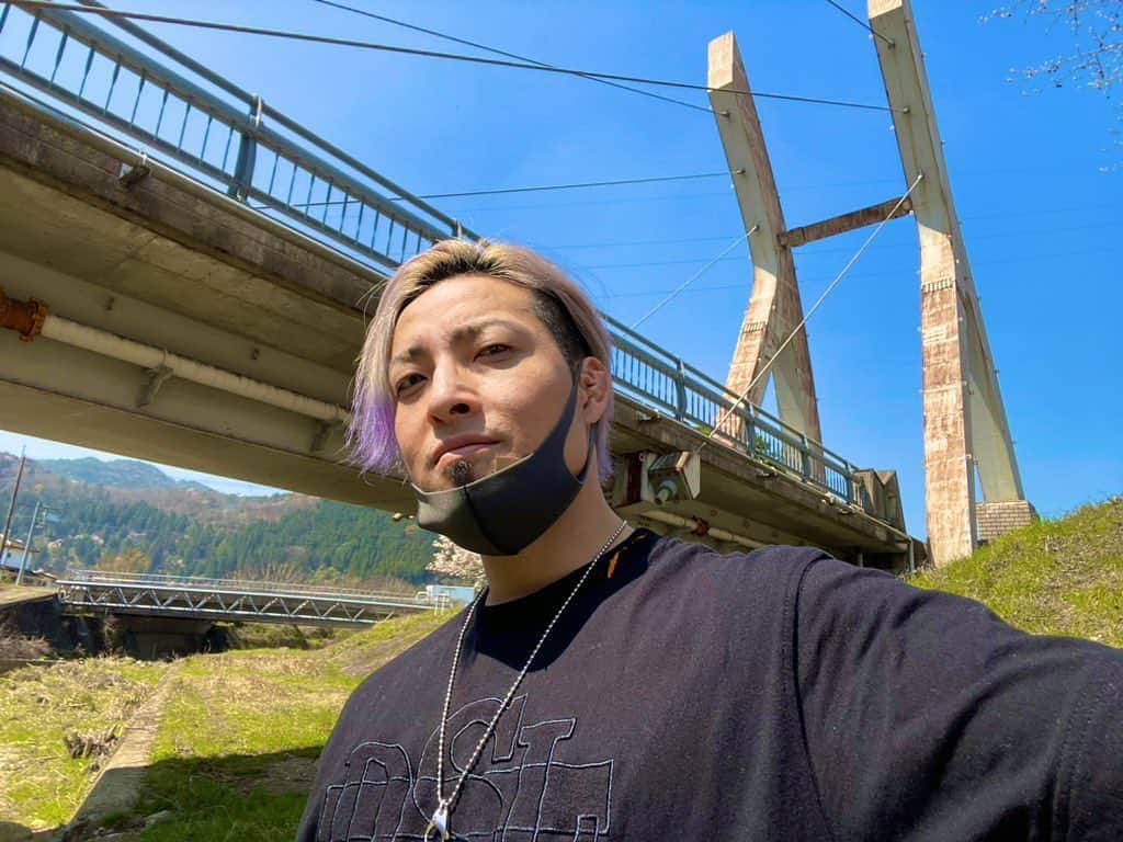 藤田洋平（YO-HEY）のインスタグラム：「あ、2月に35歳になりました。 #4月」