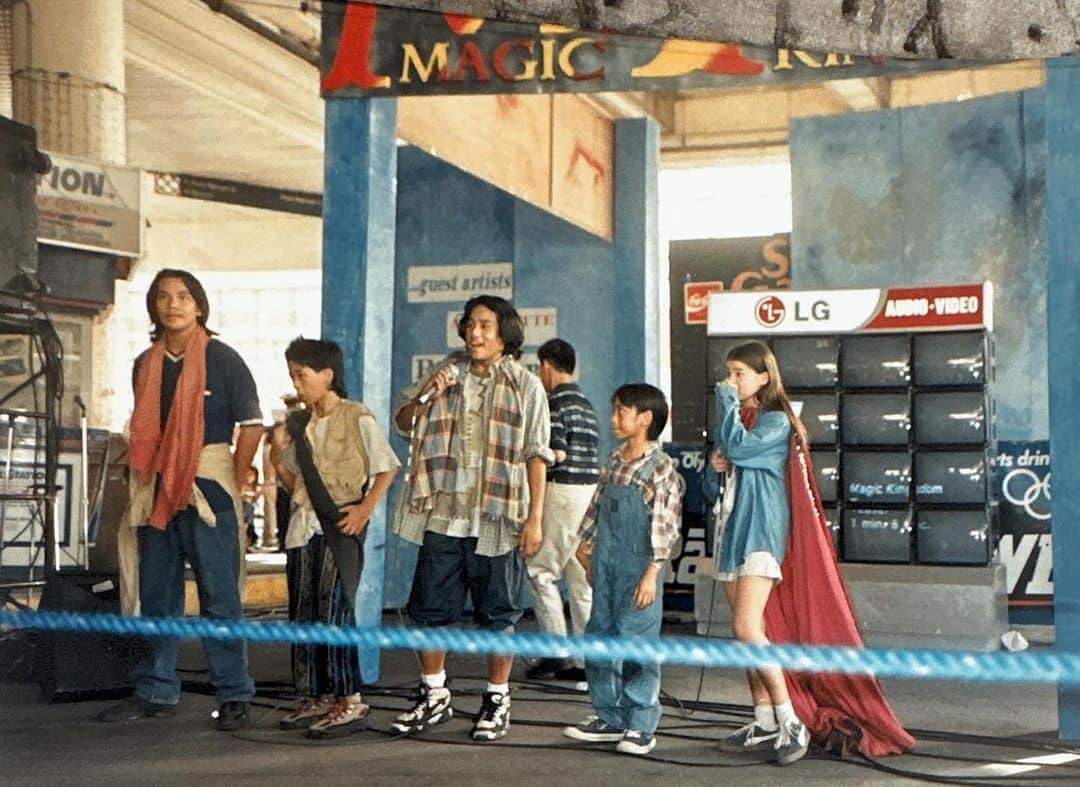 アン・カーティスさんのインスタグラム写真 - (アン・カーティスInstagram)「#wayback when movie posters used to be painted in the streets of Manila, photos AND movies were actually shot on Film. Magic Kingdom and my role as Princess Dahlia will always have a special place in my heart. As a 12 year old, this was definitely a core memory. Forever grateful to Director’s Peque Gallaga and @lorereyes1 and of course, @viva_films 🌼 just realized I’m celebrating 25 years in the industry. Pretty insane… passion for acting is still very much burning .. Can’t wait to start again real soon - with a director who was our assistant director for MK 👉🏽@erikmatti 📽️ Thanks for the photos Samuel @junellhernando 📽️ fellow #batang90s 🦋 #waybackwednesday」4月5日 21時45分 - annecurtissmith