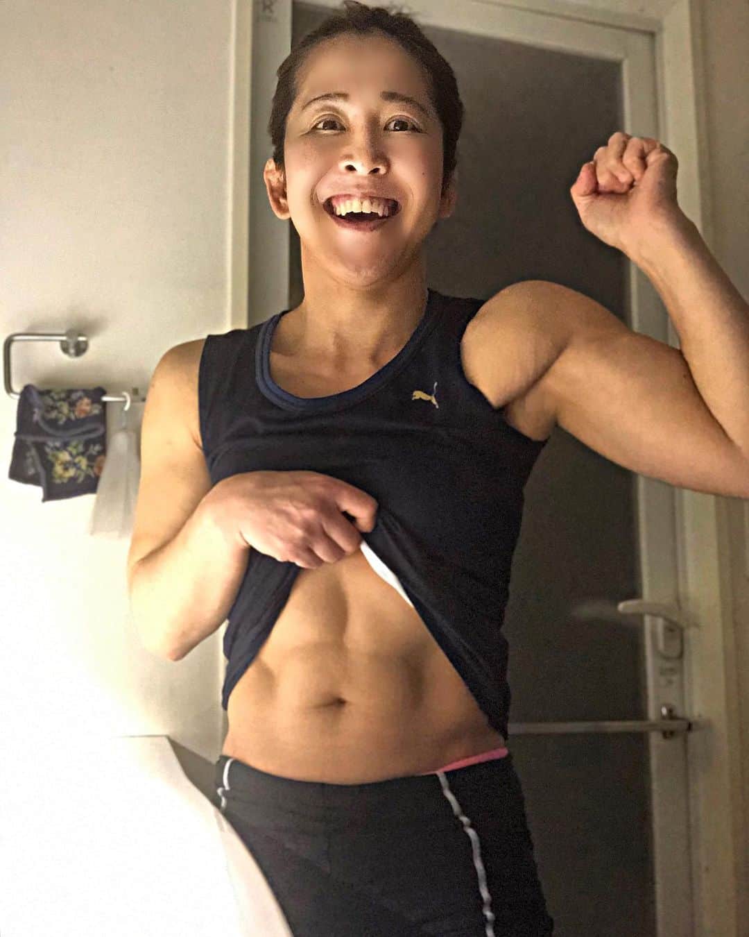 のインスタグラム：「. . フィジカル担当が移動に なり今日から新しい場所｡ 方向音痴なので迷わず行 けてよかった笑😂😂😂 . . #しなしさとこ #女子格闘技 #フィジカルトレーニング #40代#46歳 #パーソナルトレーニング #パーソナルジム #パーソナルトレーニングジム #トレーニング#46歳の挑戦 #40代ダイエット#148cm #低身長#40代美容#筋肉 #筋肉女子 #muscle #ノープロテイン#シックスパック女子 #シックスパック #sixpack」