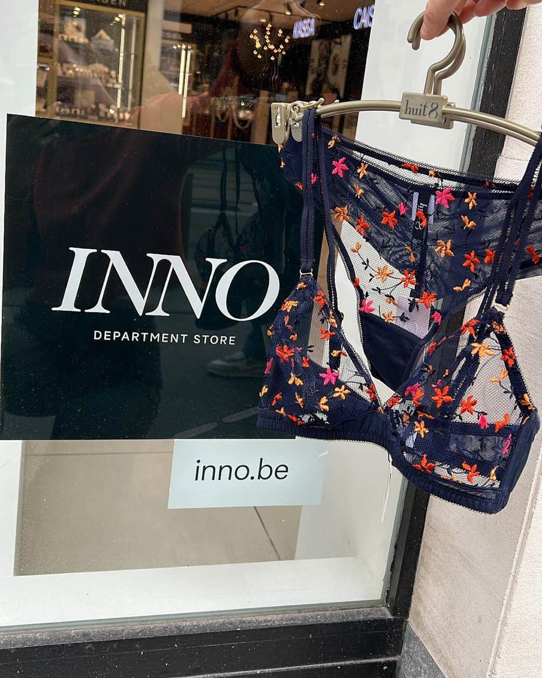 ユイットさんのインスタグラム写真 - (ユイットInstagram)「Bonjour Belgium 🇧🇪 Shop huit8 Lingerie & Swim @inno_belgium」4月5日 21時54分 - huit8_official