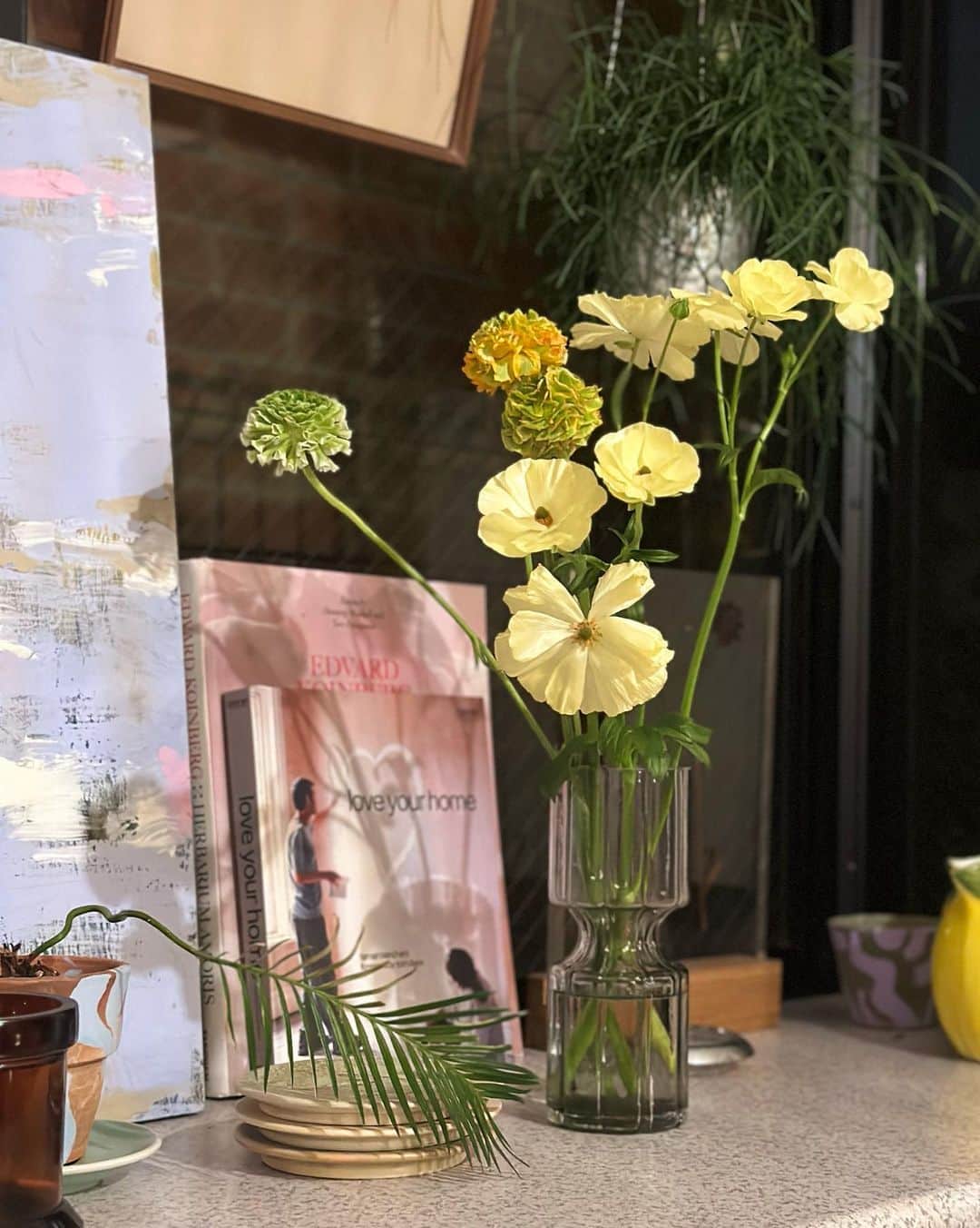 nanako itoさんのインスタグラム写真 - (nanako itoInstagram)「ヒヤシンスのための花器としてでしたが普通にお花を生けるのも素敵☺️ #upstairs_outdoorliving #upstairs_ginza」4月5日 21時58分 - nanakoro