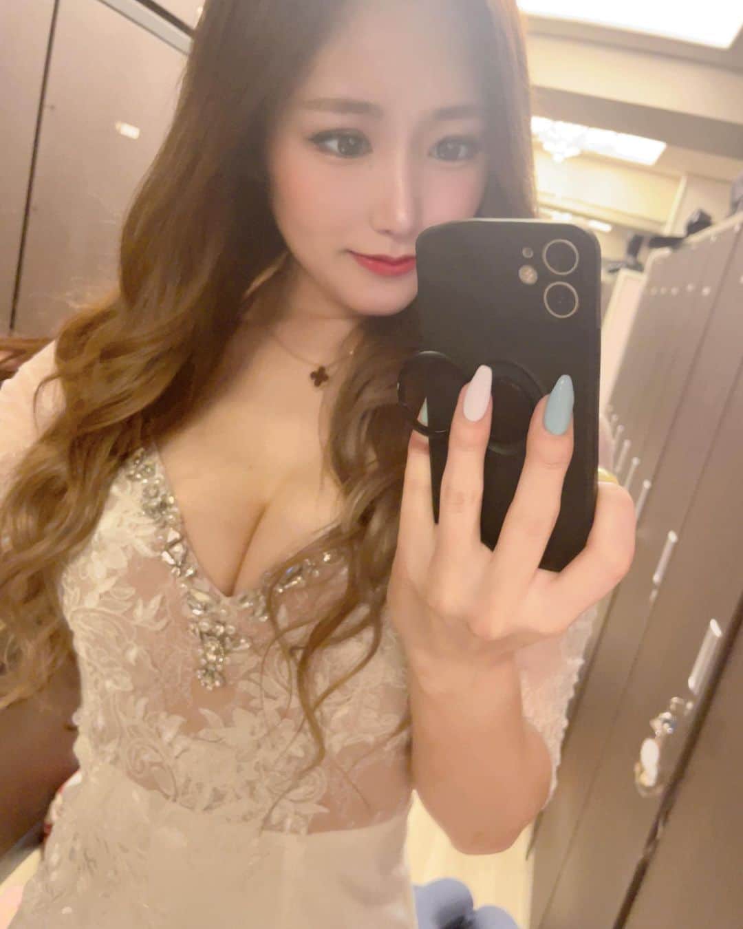 花咲うみのインスタグラム：「水曜日出勤〜\( ˙-˙ )/ 女の子たくさんいる🥺🫶」