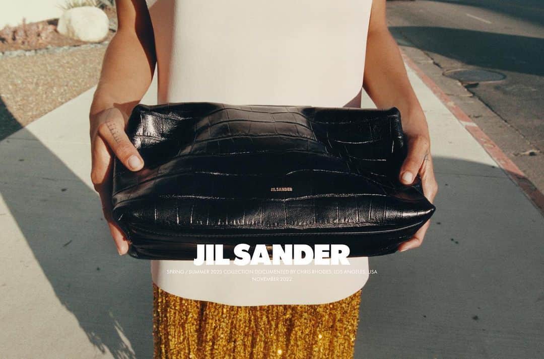 ジルサンダーのインスタグラム：「#JILSANDER #SS23CAMPAIGN Spring/Summer 2023 campaign documented by Chris Rhodes, Los Angeles, USA November 2022 @chris.rhodes  #JilSanderbyLucieandLukeMeier」