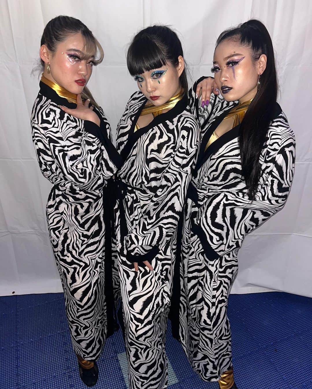 Ayanaさんのインスタグラム写真 - (AyanaInstagram)「_     Love my soul sisters❤️‍🔥❤️‍🔥❤️‍🔥❤️‍🔥❤️‍🔥    #温泉同好会 😂😂😂 　 　 @uare_ayn73 @no7_k 🫶🏻     #vogue#voguing#voguer#killbill #ヴォーグ#ヴォーギング」4月5日 22時11分 - ananay__a