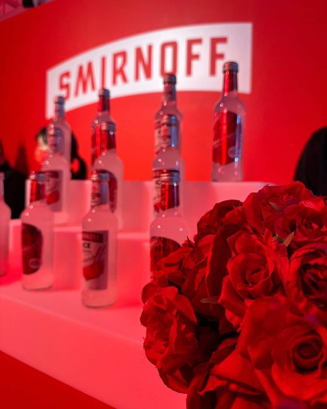 迫田里奈（りなぽよ）さんのインスタグラム写真 - (迫田里奈（りなぽよ）Instagram)「スミノフナイトのローンチイベント 「RED BOX」へ参加してきました🍷 会場全体が赤を基調とした空間で 久々のお酒で楽しい時間でした💋❤️  #REDBOX#スミノフナイト#スミノフ#PR」4月5日 13時14分 - rinapoyo.1129