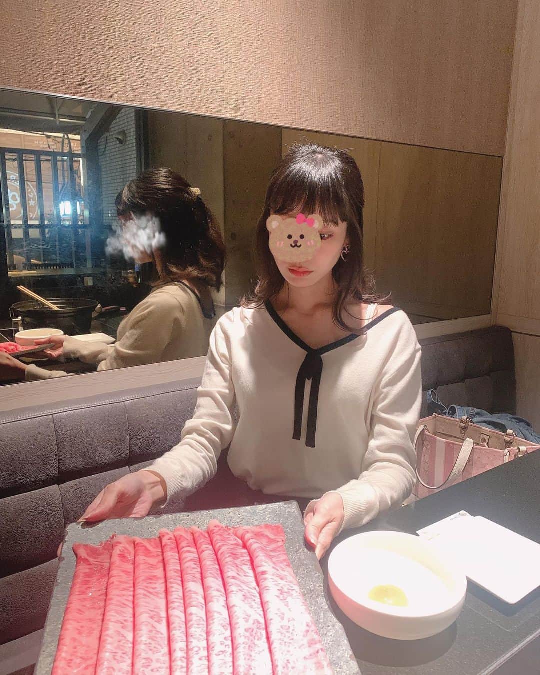 のインスタグラム：「中目黒？のお花見🌸💖 最後枝ばっか撮ってたらライトアップ消えました🤦🏻‍♀️💕   #お花見🌸  #中目黒  #お花見スポット  #神泉  #渋谷  #焼肉  #すき焼き  #pink  #🎀💕」