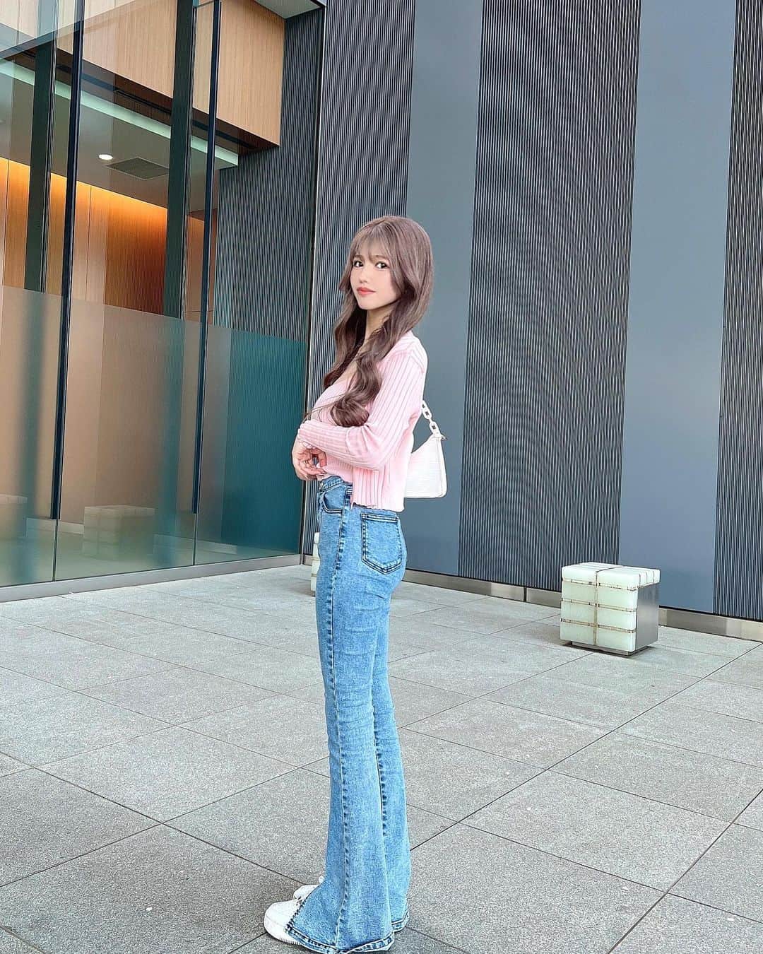 きこのインスタグラム：「トップスもパンツも 【@cherimi_official 】🐥💓  フレアパンツストレッチ効いてて 最高に履きやすいし形綺麗すぎてお気に入り💙☺️  . . #cherimi #シェリミー」