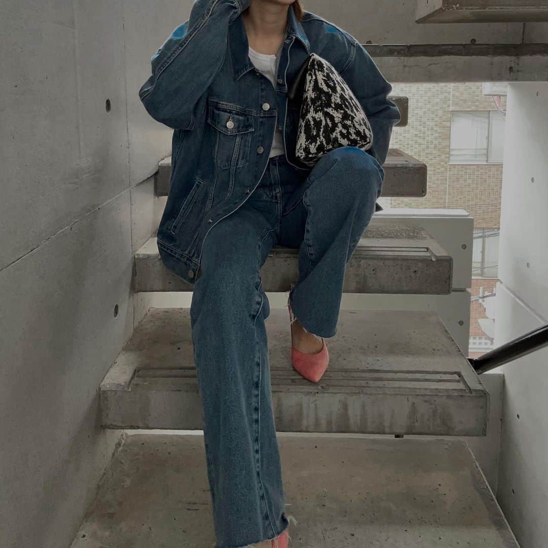 宮本沙恵さんのインスタグラム写真 - (宮本沙恵Instagram)「わたしGAP好きなんだよね〜！ このジャケットも。 この間行ったら40%OFFでビックリした🤣 #デニムコーデ#gap」4月5日 14時08分 - saebi