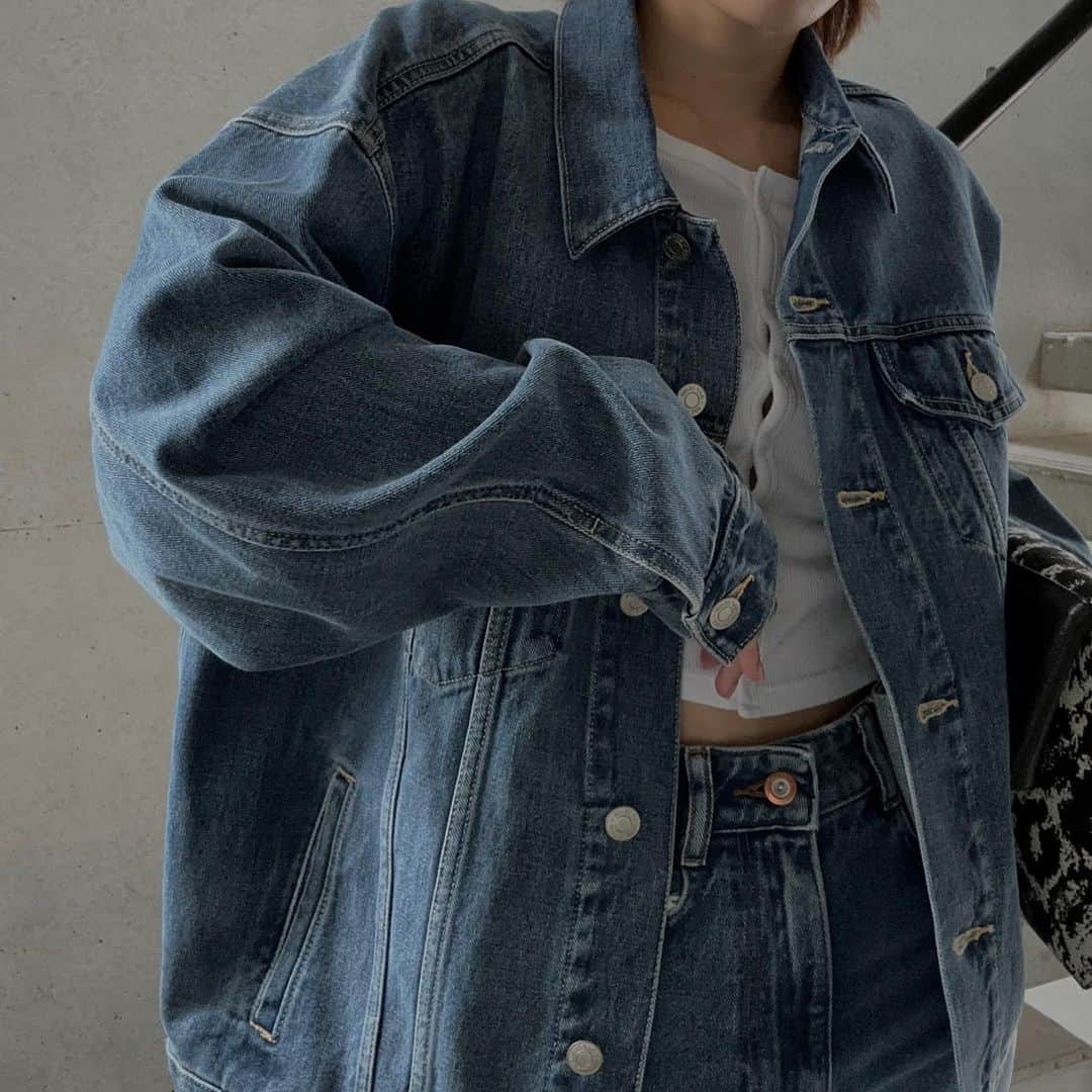 宮本沙恵のインスタグラム：「わたしGAP好きなんだよね〜！ このジャケットも。 この間行ったら40%OFFでビックリした🤣 #デニムコーデ#gap」