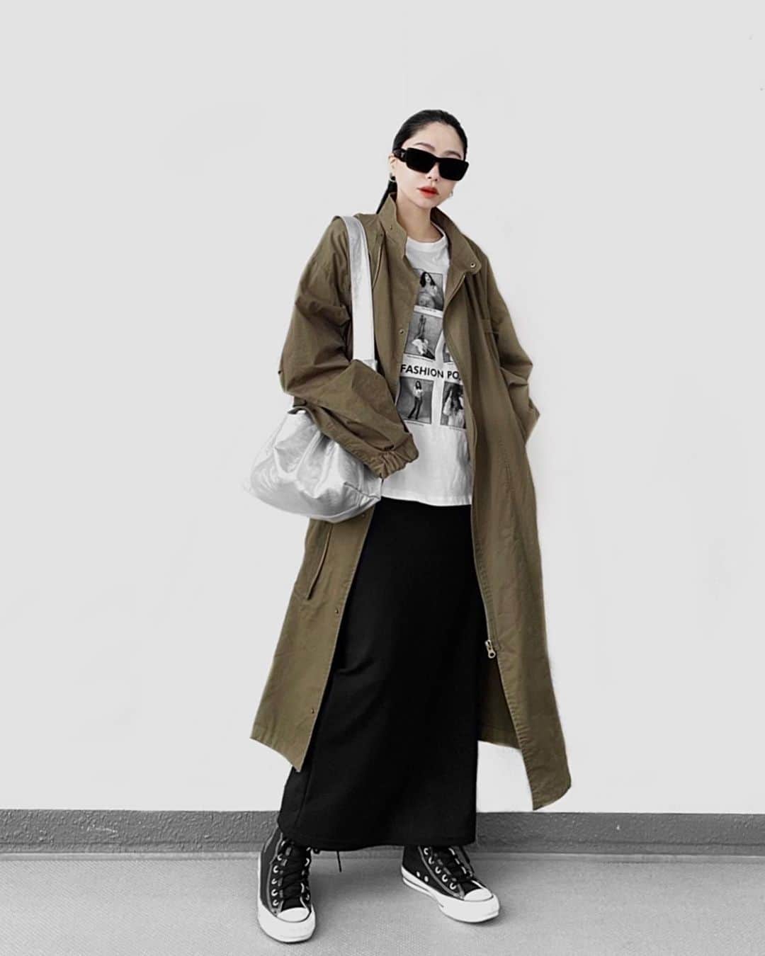 lve_xxxxのインスタグラム：「. . 調子乗って🕶にして出勤してみたが… やっかし、花粉眼鏡じゃないと 無理でした。  鼻水💧垂れ流しよ←  silver🪩ﾊﾞｯｸの再入荷お問い合わせ 頂けてて嬉しいです🥺  スカートとBAG(他多数) 今夜20:00再入荷します！  あと、Ai  selectｱｲﾃﾑは TOPのURLから飛べる様にﾘﾝｸ貼ったので ﾁｪｯｸしてやってくださいませ🙏💙  #wear更新  .」