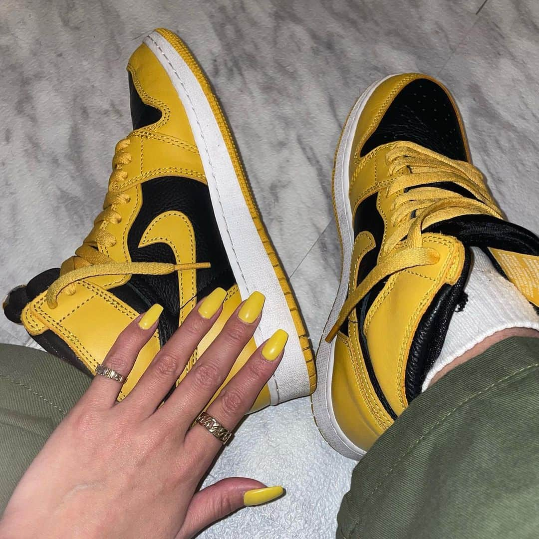 MARSEさんのインスタグラム写真 - (MARSEInstagram)「♡  yellowな気分💛💅🏾  #airjordan1#jordan1#pollen#nike#nails#selfnail#yellow#yellownails#fashions#セルフネイル#春ネイル#ワンカラーネイル#スニーカー女子#スニーカーコーデ#ジョーダン1#スニーカー」4月5日 14時29分 - marse_1105