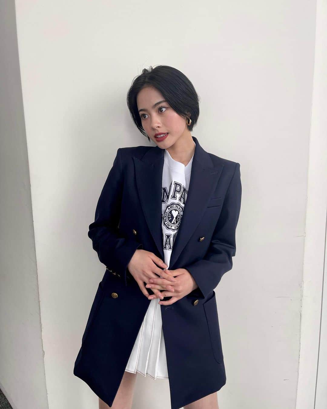のインスタグラム：「Thank you... @hirunandesu_ntv_official   21:00~ NTV #世界衝撃ウワォ動画  是非ご覧ください。 ⠀ ⠀ hair&make: @taiseikuwano  stylist: @df4810   wear,boots @amiparis pierce @magnolia_tokyo」