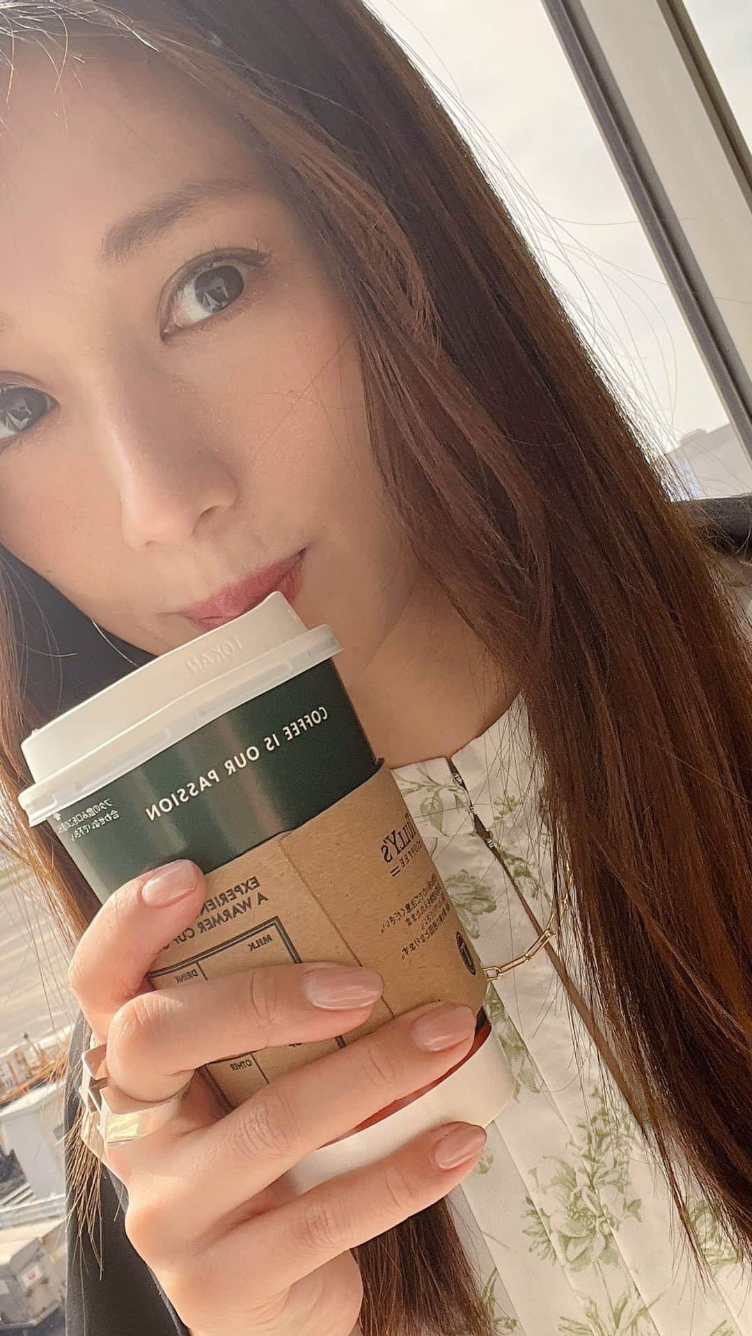 のインスタグラム：「本日は...  19:00〜　@bonaventura.official  インスタIiveです✨  4/6日にオープン予定の新店舗からお届いたします😊 是非、ご覧くださいね❤️  さて、行ってきます✈️✨」
