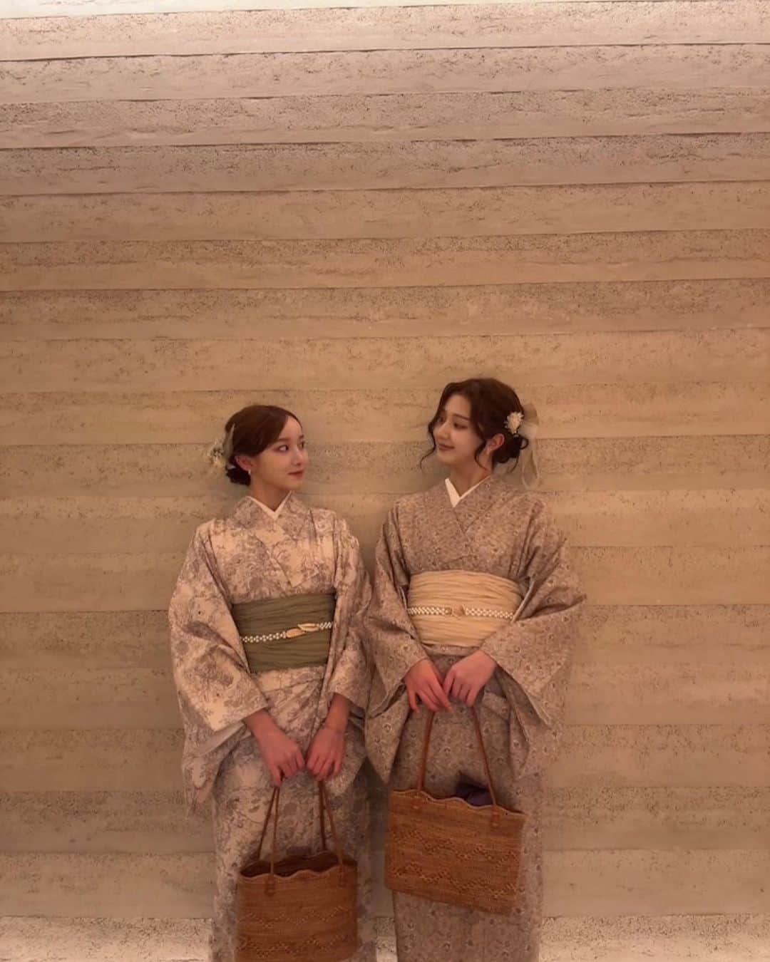 のインスタグラム：「ちょっと前の写真♡ 浅草でお着物きたの  #浅草 #着物 #bestfriend」