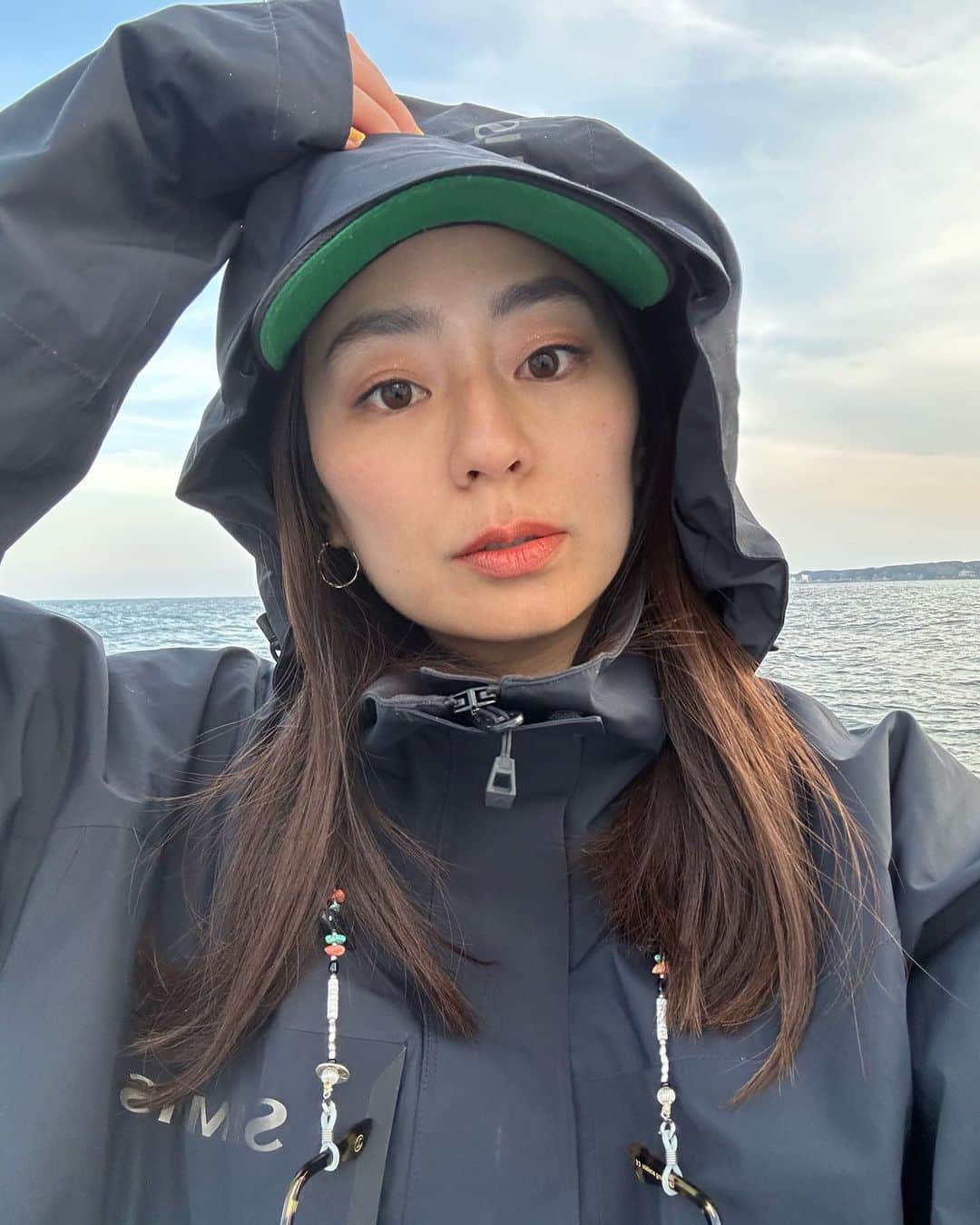 のインスタグラム：「My spring has started🎣 春マサちゃん出てきておくれ🥹  おにゅーの @simmsfishing おろしたし♡！ お天気で気持ちいい釣行でした🛥  #美月アングラーへの道」