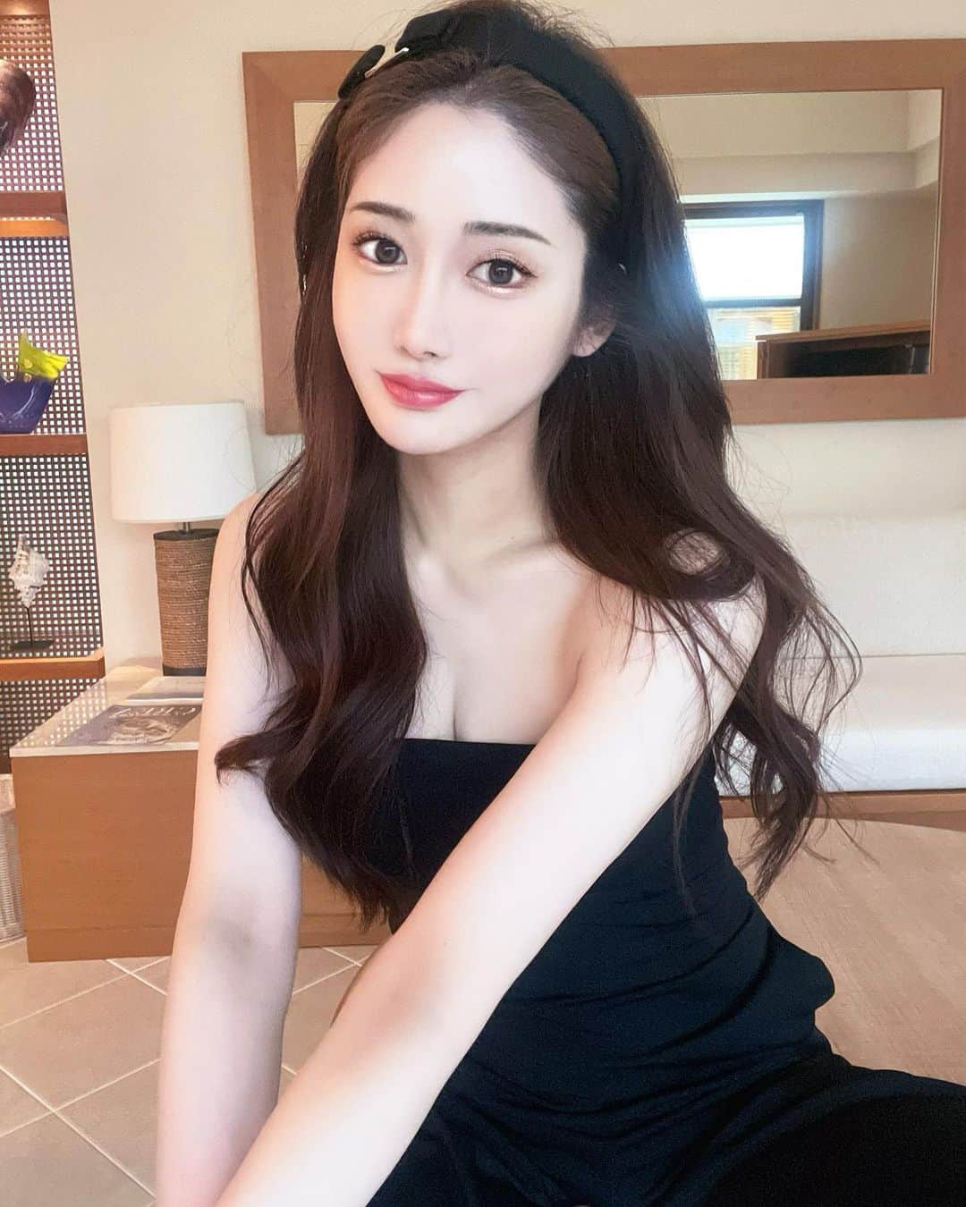 下津明日香のインスタグラム：「今年の夏もぜったい焼かない💭」