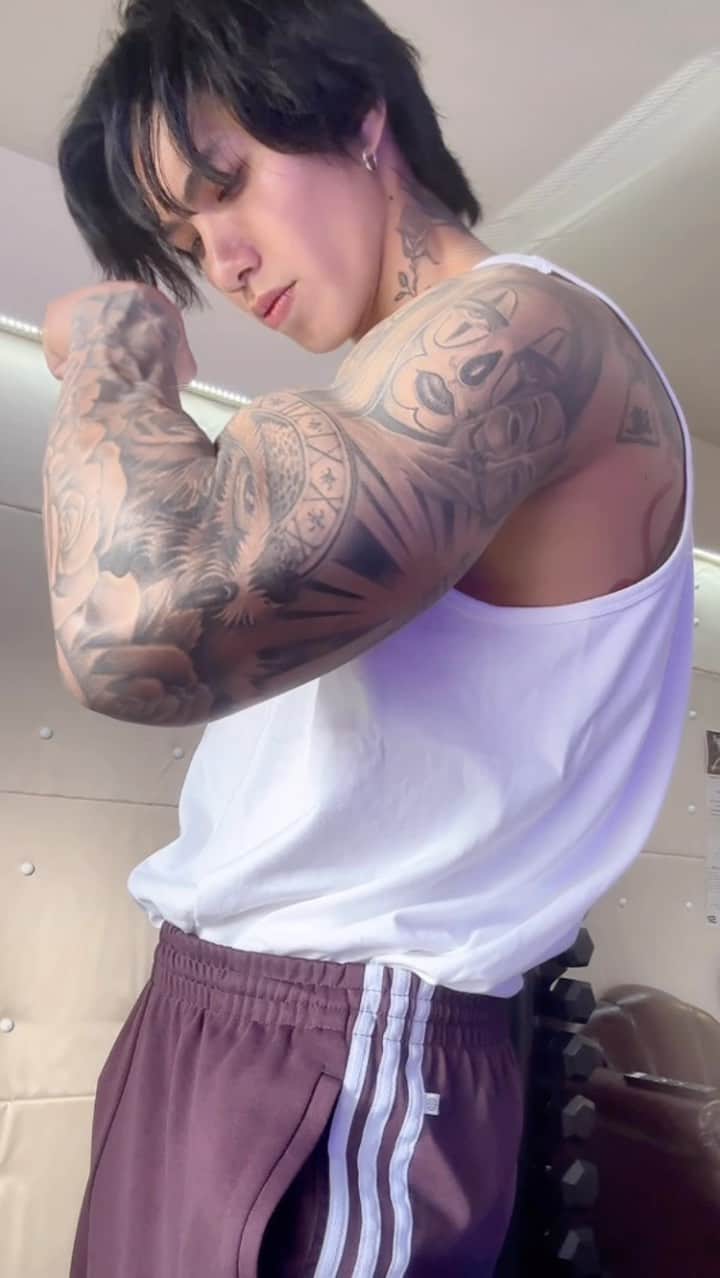 諸岡 昌紀のインスタグラム：「💪🏻💪🏻💪🏻💪🏻」