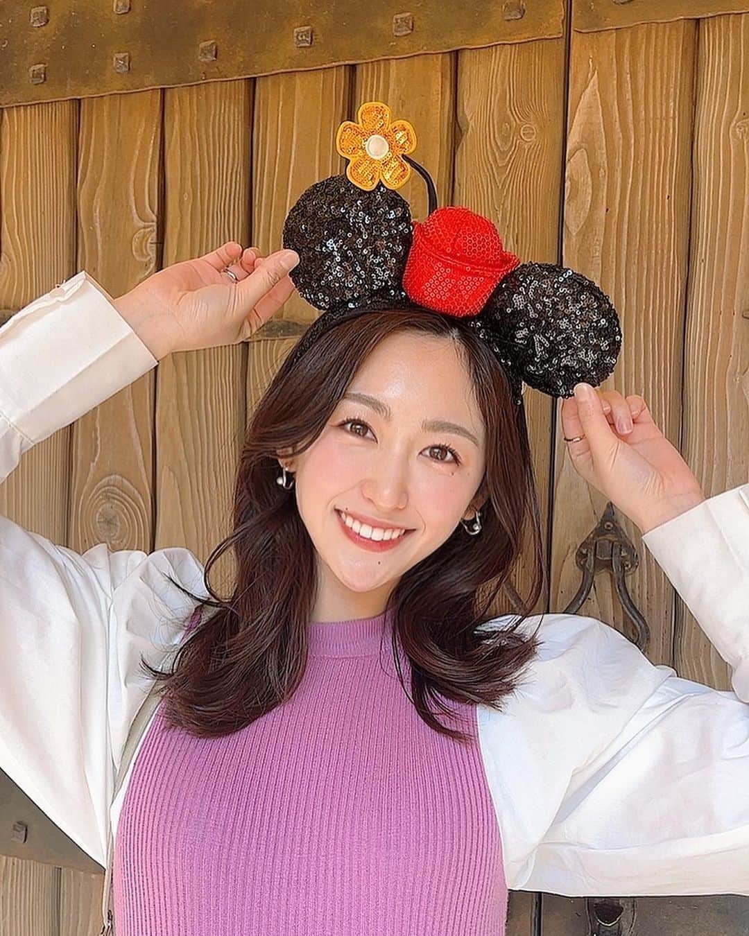 三輪晴香のインスタグラム：「. . 夢の国🐭  でも飲む女🍻  #ディズニー #ディズニーシー #ディズニーコーデ #ビール」