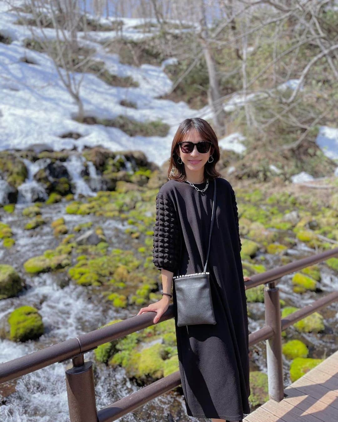 木本泉さんのインスタグラム写真 - (木本泉Instagram)「- 帰り道に湧水を汲みに🫧 "京極の水"  北海道に訪れると自然のすごさを毎回感じます🌿 持ち帰ってコーヒーを沸かそう☕️  #北海道#ニセコ#京極のふきだし湧水#湧水」4月5日 16時04分 - izumikimoto