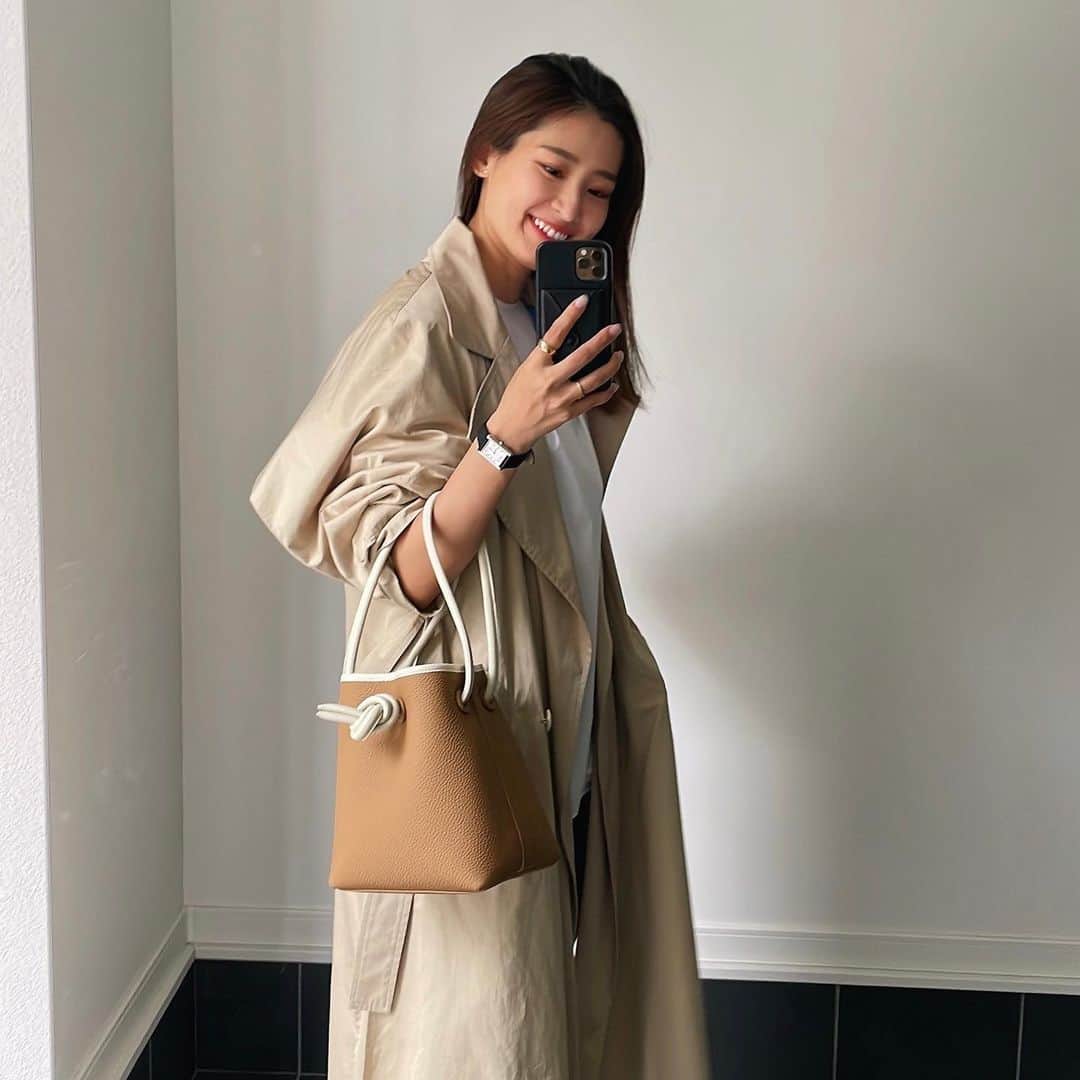 Hiromi Ｍaedaさんのインスタグラム写真 - (Hiromi ＭaedaInstagram)「@vasic_japan  VASIC阪急うめだ本店POPUPへ 春に持ちたくなるBAGがいっぱいでワクワクした！  私は阪急うめだ本店限定カラーのBondを。 今日の格好にもピッタリだったので早速🫶  @ponpon_marcy マーシーさんにもお会いできて、ノベルティのミラーも可愛くてテンション上がりました🫣🤍🤍  @hankyu_event @hankyu_baggallery   #vasic #vasic_popup」4月5日 16時14分 - hiron953