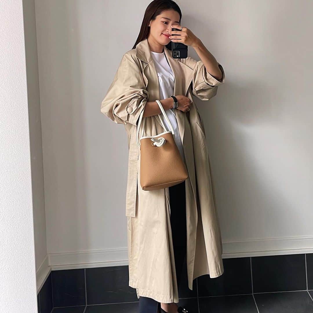 Hiromi Ｍaedaさんのインスタグラム写真 - (Hiromi ＭaedaInstagram)「@vasic_japan  VASIC阪急うめだ本店POPUPへ 春に持ちたくなるBAGがいっぱいでワクワクした！  私は阪急うめだ本店限定カラーのBondを。 今日の格好にもピッタリだったので早速🫶  @ponpon_marcy マーシーさんにもお会いできて、ノベルティのミラーも可愛くてテンション上がりました🫣🤍🤍  @hankyu_event @hankyu_baggallery   #vasic #vasic_popup」4月5日 16時14分 - hiron953