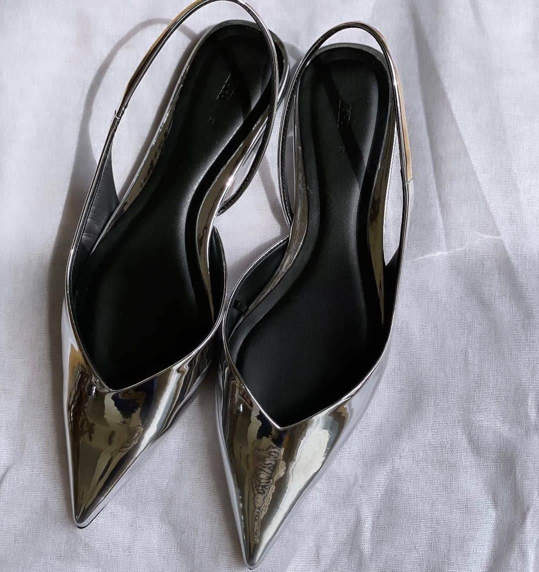 石井のり子さんのインスタグラム写真 - (石井のり子Instagram)「** シルバーの靴が欲しくて @zara で🦾  #zara  #ザラ」4月5日 16時21分 - noriko_nnnnn