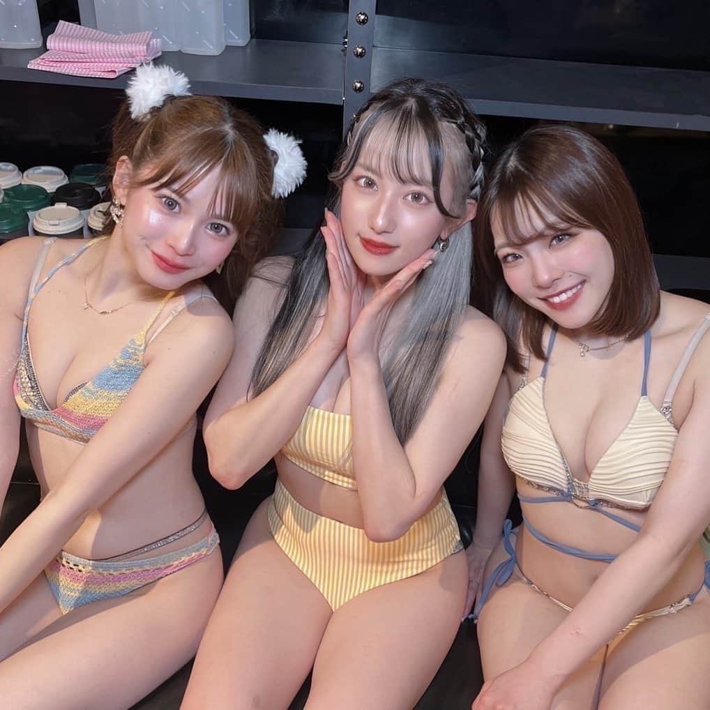 みつきのインスタグラム：「. . バーレスクTS 3/27〜30の4日間 来てくれた皆様ありがとうございました🎶 . 今回も予想以上の方が推しプランで 会いに来てくれてとても嬉しかったです💜 新たな出会いもあったり、 いっぱい乾杯させてくれて、 リオンも贈って下さり、たくさんの愛を 本当にありがとうございます🌈 . この3人でまたゲスト出演できた事、 会いに来てくれたみんなのお陰で すごく楽しい4日間でした😌💗 . TSの事はハイライトにまとめてるので よかったら見てねっ！！ また会いましょう(◜௰◝)✌️ . . . . . .」