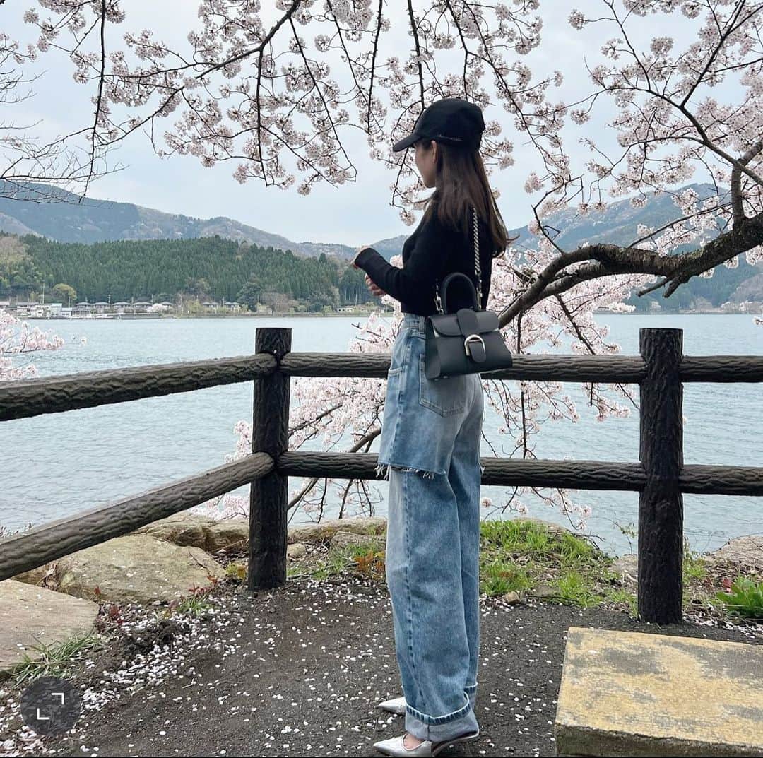 yuukii.iさんのインスタグラム写真 - (yuukii.iInstagram)「お花見した時の🍡🌸  ZARAのトップスはボーダーと色違いで🦓🖤 マルジェラの為のトップス？って思うくらい丈感がぴったり🫶💕」4月5日 16時58分 - yuukii.i