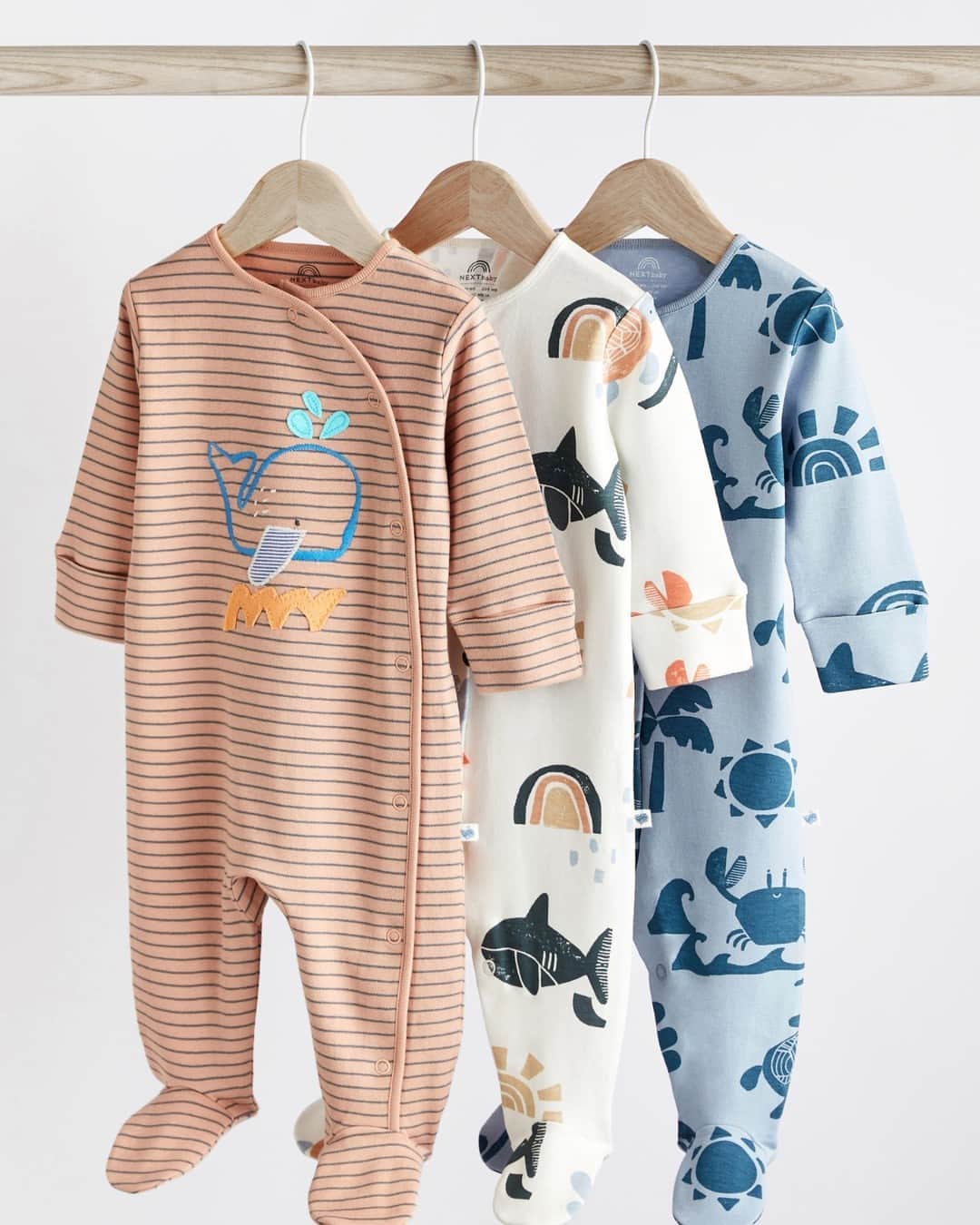 Nextさんのインスタグラム写真 - (NextInstagram)「Having a whale of a time in these soft and cosy sleepsuits 🥰🐳」4月5日 17時00分 - nextofficial