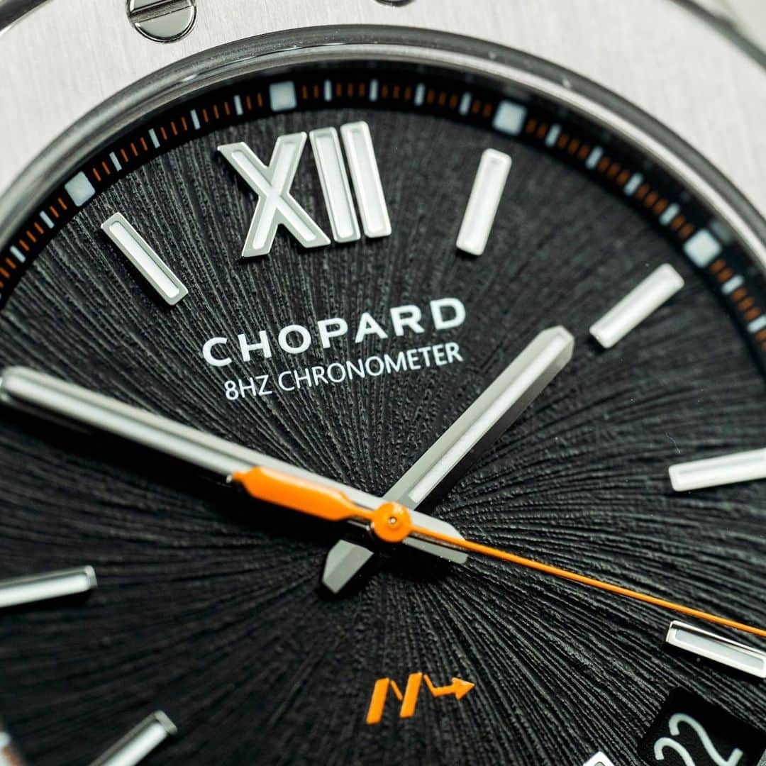 Daily Watchさんのインスタグラム写真 - (Daily WatchInstagram)「@chopard has launched a new version of the Alpine Eagle with the high-frequency 8hz movement. The 2023 version has a black colored dial with the well-known sunburst pattern and some subtle but very visible orange accents, including the high-frequency symbol. A great proposition from Fleurier. #chopardalpineeagle #chopard」4月5日 17時03分 - dailywatch