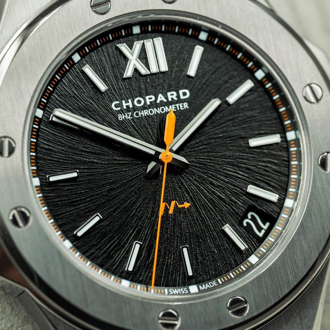 Daily Watchさんのインスタグラム写真 - (Daily WatchInstagram)「@chopard has launched a new version of the Alpine Eagle with the high-frequency 8hz movement. The 2023 version has a black colored dial with the well-known sunburst pattern and some subtle but very visible orange accents, including the high-frequency symbol. A great proposition from Fleurier. #chopardalpineeagle #chopard」4月5日 17時03分 - dailywatch