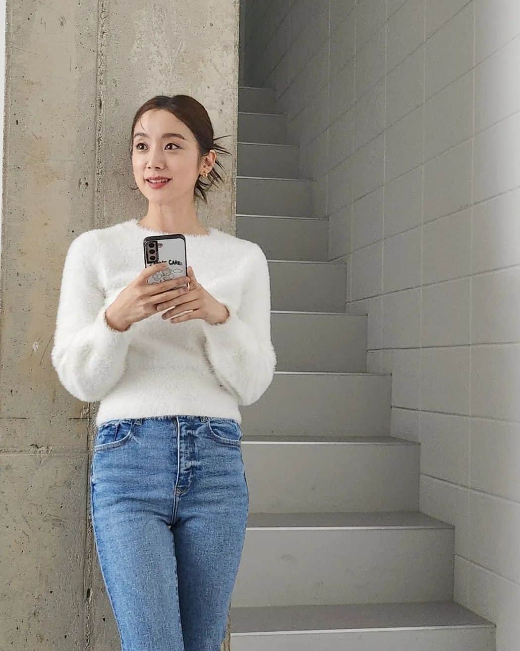 のインスタグラム：「비오는 퇴근길🤍」