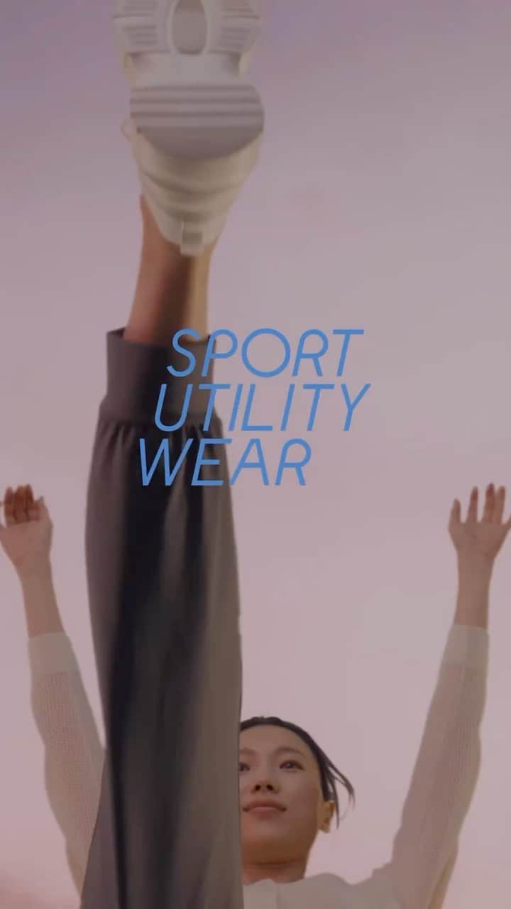 のインスタグラム：「Flexible. Functional. Comfortable.  Stretches in all directions for outstanding ease of movement. The smooth, silky feel on the skin makes for a lightweight, comfortable fit. UNIQLO's Ultra Stretch Jogger Pants.  #SportUtilityWear #Uniqlo #LifeWear」