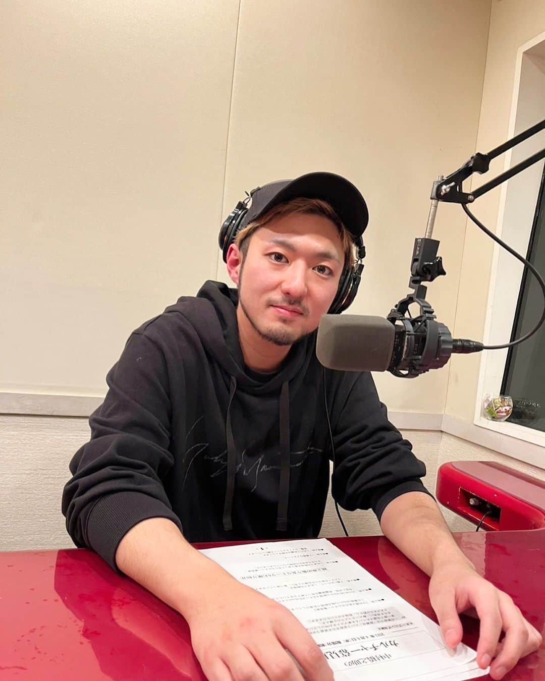 のインスタグラム：「. 突然のお知らせですが、  中村橋之助のカルチャー幕見席  最終回を迎える事となりました🙇🏻‍♂️🙇🏻‍♂️  昨年の3月14日よりスタートさせて頂き  24組総勢32人のゲストをお呼びして  沢山の素晴らしいお話をお聴きして参りました😊  最終回は、  リスナーの皆様と共に  今までを振り返ります😊  来週配信の後編では、  僕自身のお話をさせて頂いております！  本編でも触れていますが、  この番組をやらせてもらって本当によかった！  僕自身が変わるとても大きなターニングポイントになる番組でした！  番組を始めたキッカケである  歌舞伎を知ってもらいたい！！！  と言う想いが皆様に届いていたら幸いです🙇🏻‍♂️🙇🏻‍♂️  最終回ぜひお聞きください😊😊  #中村橋之助のカルチャー幕見席 #spotify  #中村橋之助 #ありがとうございました」