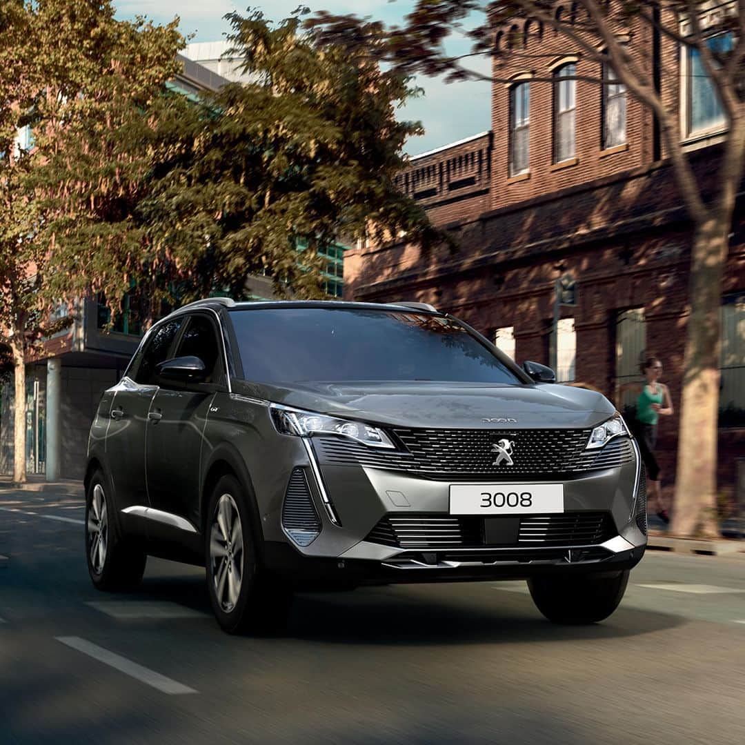 Peugeot_jpのインスタグラム：「プラグインハイブリッドがもたらす、美しい未来を見据えたライフスタイル。  #Peugeot #プジョー #プジョー3008」