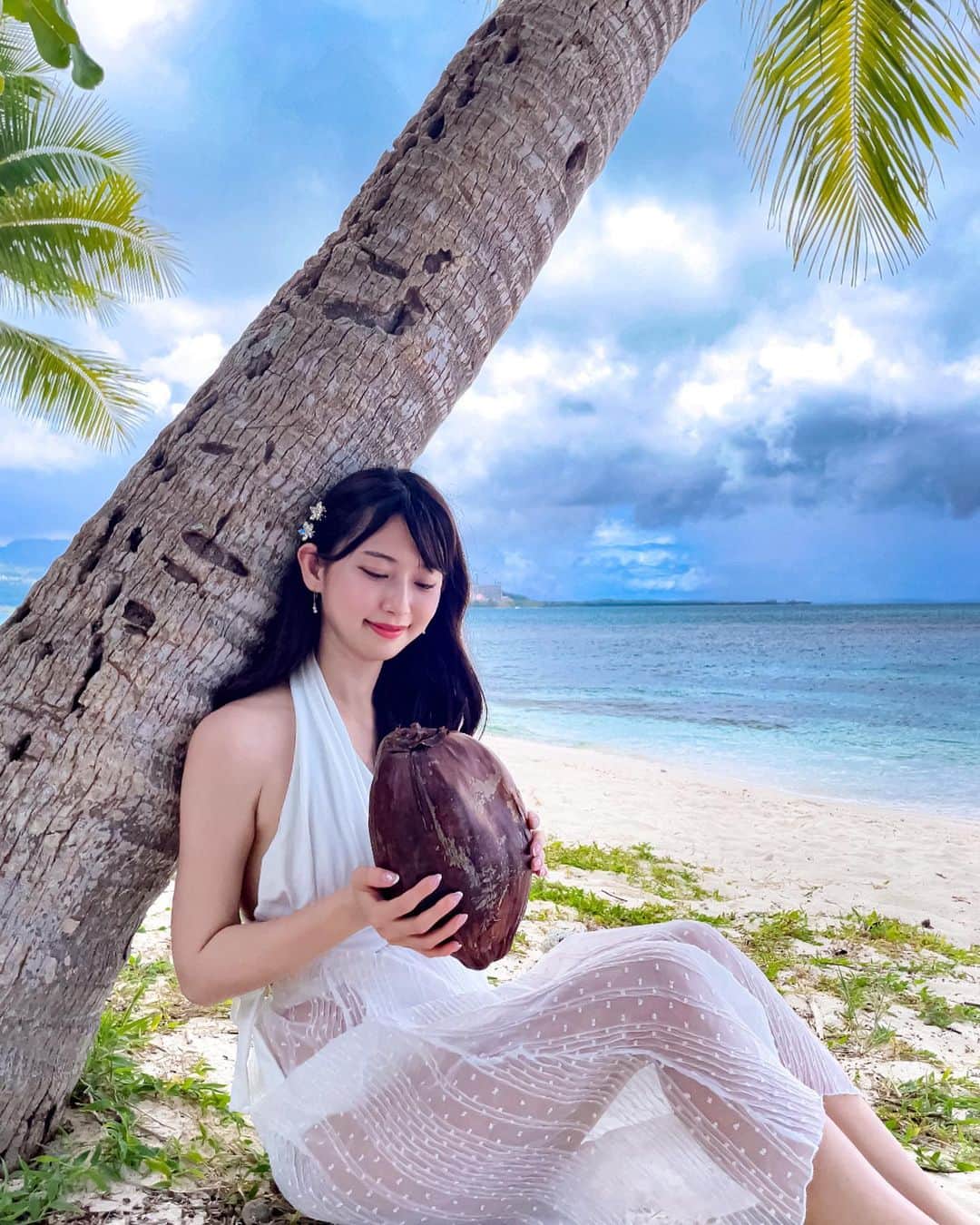 日野礼香さんのインスタグラム写真 - (日野礼香Instagram)「マニャガハ島で着てた水着は スカートありでもなしでも2wayで着れるお気に入り🤍  スカートありだとリゾートワンピっぽくも着れる✨  日本では絶対脚隠したい派なんだけど 海外だしトレーニング頑張ってるし 思い切ってスカートなしも撮ってみた🫣  海外だとなしの方が映えるよね✨  BUYMAで買った海外の水着なんだけど ブランドは不明  #サイパン #マニャガハ島 #離島 #saipan #managaha #beach #saipantrip #trip #swimwear #resort #girlstrip #japanesegirl #travel #travelphotography  #ビーチ #リゾート #南国 #水着 #海外旅行 #映えスポット #スカートで旅するchieru #水着女子 #サイパン旅行 #女子旅 #トラベラー #旅好き女子 #タビジョ #旅行 #ビーチリゾート #リゾートコーデ」4月5日 18時14分 - reicheru219