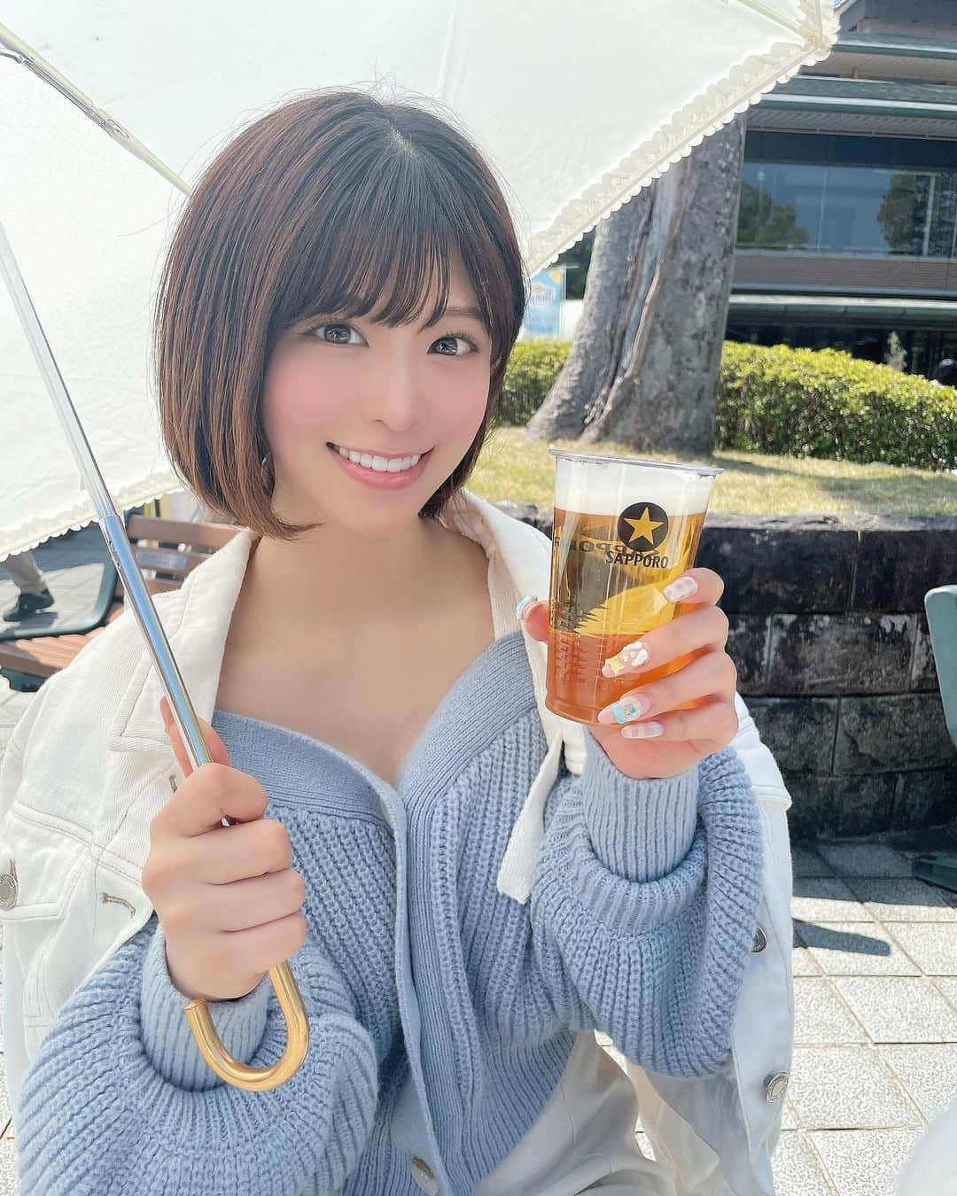 岡田美紅さんのインスタグラム写真 - (岡田美紅Instagram)「🥳🍻  #京都 #グルメ #フードフェス #お花見 #花見 #お出かけ #桜 #桜祭り #屋台 #ピクニック #4月 #春 #彼女感 #関西 #関西デート #お酒 #ビール #ランチ」4月5日 18時16分 - miipopo_39