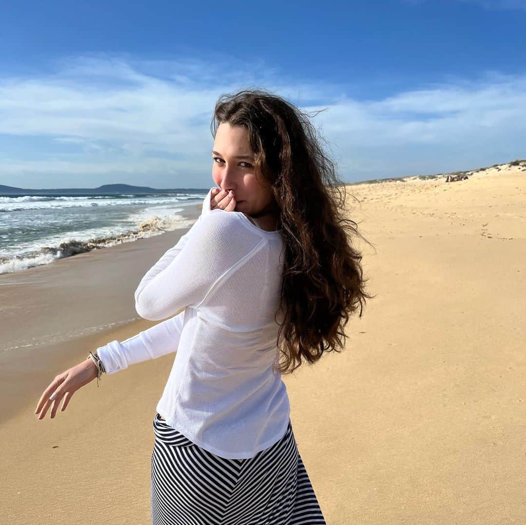 ナイジェル・バーカーさんのインスタグラム写真 - (ナイジェル・バーカーInstagram)「Last picture says it all… 🤣 #springbreak with my lovelies @chintwins @jasmineinesbarker in Comporta Portugal #swipeleft #goobers #family #beachlife」4月5日 18時44分 - nigelbarker