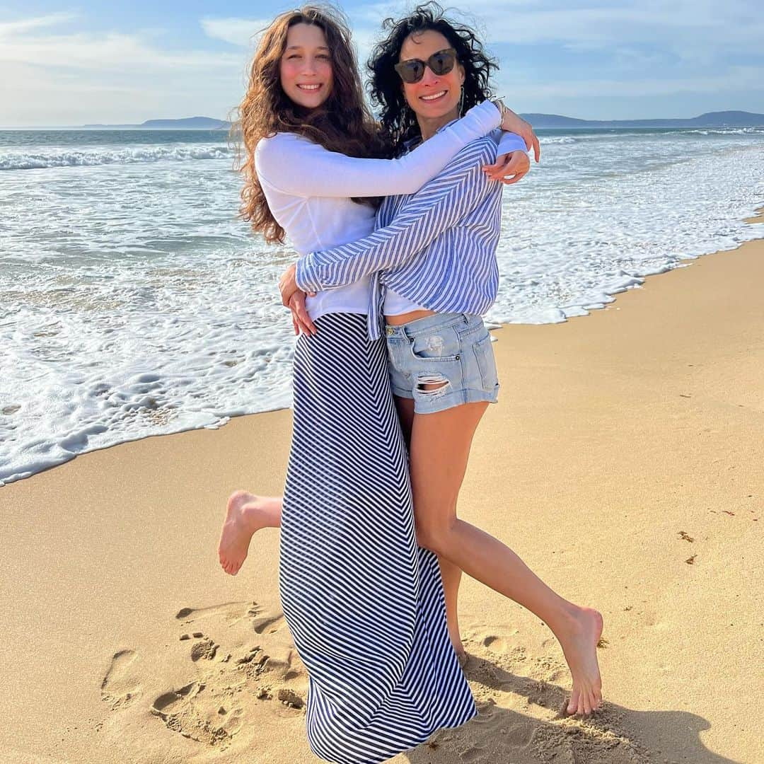 ナイジェル・バーカーさんのインスタグラム写真 - (ナイジェル・バーカーInstagram)「Last picture says it all… 🤣 #springbreak with my lovelies @chintwins @jasmineinesbarker in Comporta Portugal #swipeleft #goobers #family #beachlife」4月5日 18時44分 - nigelbarker