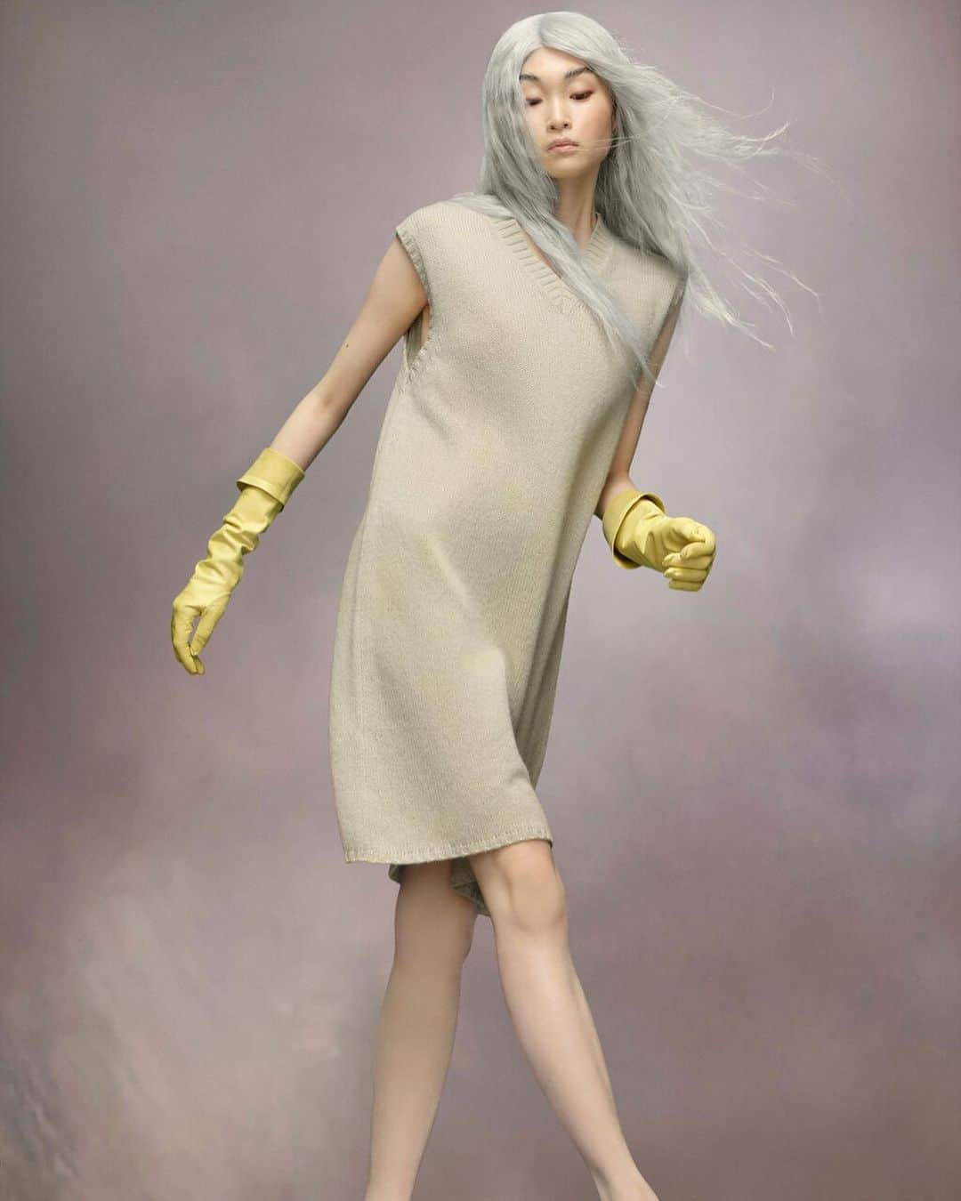 KANONのインスタグラム：「@maisonmargiela by @jgalliano   photography @brittlloyd_  styling @tom_guinness @archiejoegrant  movement direction @pat_boguslawski  hair&makeup @jessicaberullier @jasonthomas.pro  casting @jesshallettcast」