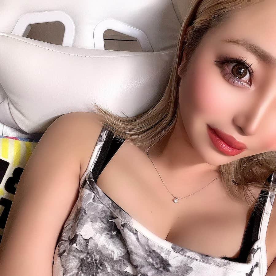 MII MAMAのインスタグラム：「. . . 昨日のあたち💜 ------------------------------------------ 🔎White Style mi mama 良かったらチャンネル登録お願いします🙇🏽‍♀️ #YouTube#ユーチューバー#主婦ユーチューバー#MIIMAMA#チャンネル登録お願いします#2児ママ#年子ママ#ギャルママ#ぎゃるまま#アラサーママ#アラサー#30代#30代ママ#ホワイトインテリア#モノトーンインテリア#シンプルな暮らし#収納#ホワイト収納#イチナナ#イチナナライバー#専属ライバー#主婦ライバー#17LIVE#主婦YouTuber#ママYouTuber#ママライバー#幼稚園ママ#小学生ママ」