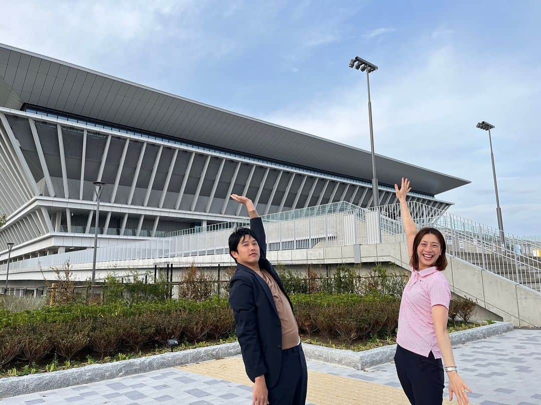 寺川綾さんのインスタグラム写真 - (寺川綾Instagram)「今日の報道ステーション スポーツコーナーで競泳日本選手権VTR出演予定です📺 アクアティクスセンターに内田篤人さんが👏🏊‍♂️ エアー背泳ぎ泳いでくださいました🤩 今夜の放送も是非ご覧ください🥰 #競泳 #日本選手権 #代表選考会 #アクアティクスセンター #報道ステーション #スポーツ #内田篤人さん #ようこそ競泳会場へ #お楽しみに」4月5日 19時07分 - terakawaaya_official