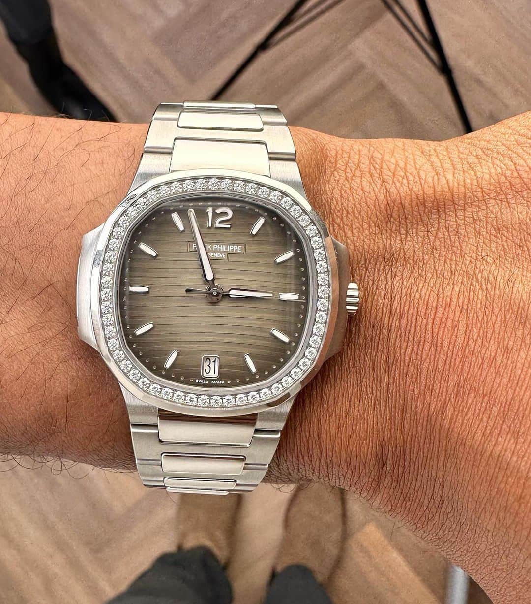 カルフィン・ヨン・ア・ピンのインスタグラム：「Content shooting @gassandiamonds   #nautilus  #7118」
