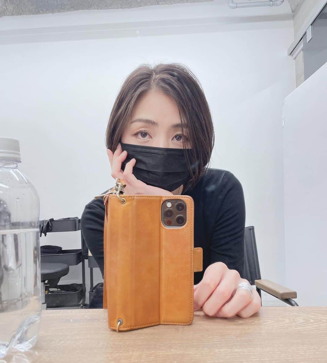 片山萌美のインスタグラム：「👀  なかなか目が合わないね。笑  #moemikatayama」