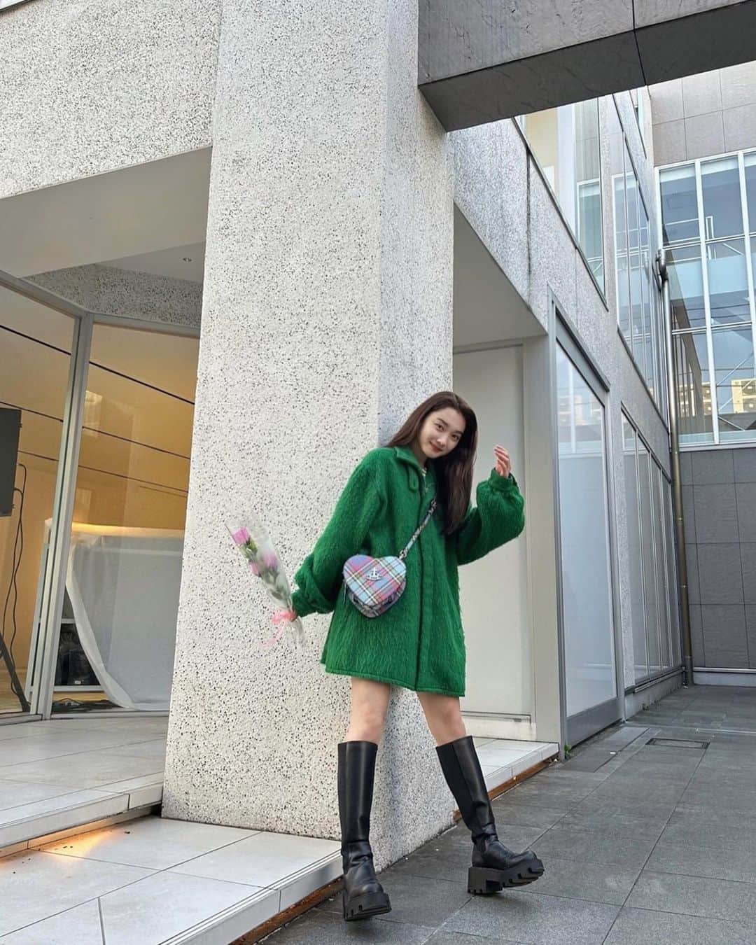新野尾七奈のインスタグラム：「👗 @jouetie_official  💼 @viviennewestwoodjapan」