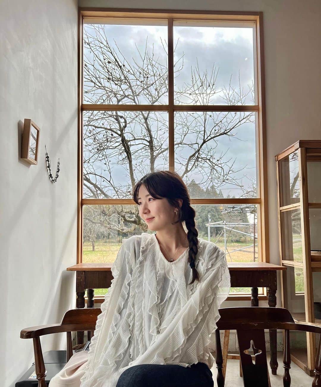 雨宮凜々子のインスタグラム：「自然豊かが1番♡ 東京には絶対ないから行った方がいい！ . . . #能登 #能登カフェ #カフェ #カフェ巡り #石川旅行 #能登半島 #能登グルメ #ootd #春コーデ #甘めコーデ #甘めカジュアル #カジュアルコーデ #女子大生 #女子大生図鑑 #女子大生の日常 #petrel_jp #rili_tokyo #japan」