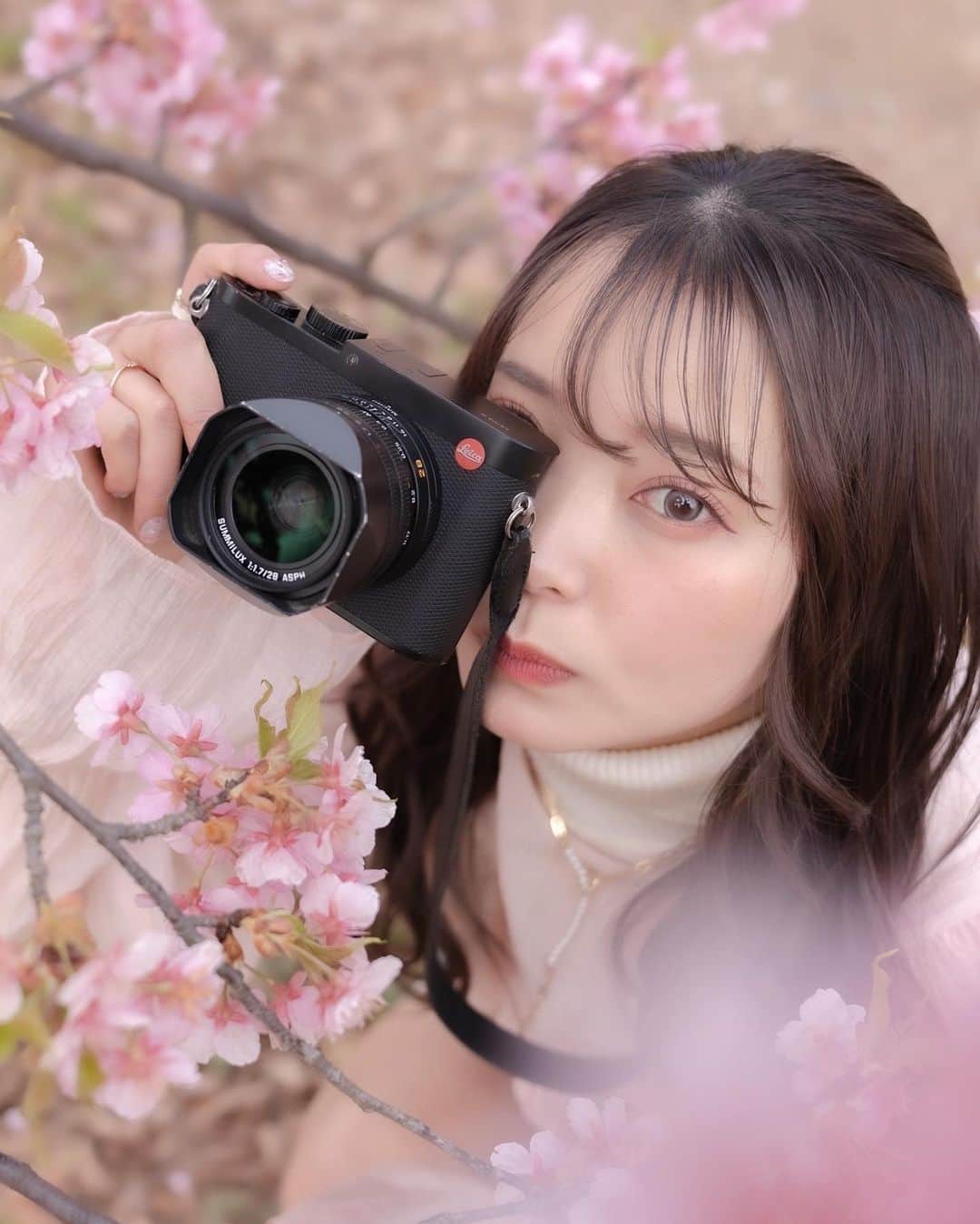 mimさんのインスタグラム写真 - (mimInstagram)「桜散っちゃったね🌸🥲 皆は何枚目が好き？  photo.@cf_yuma」4月5日 20時01分 - mim_11_11