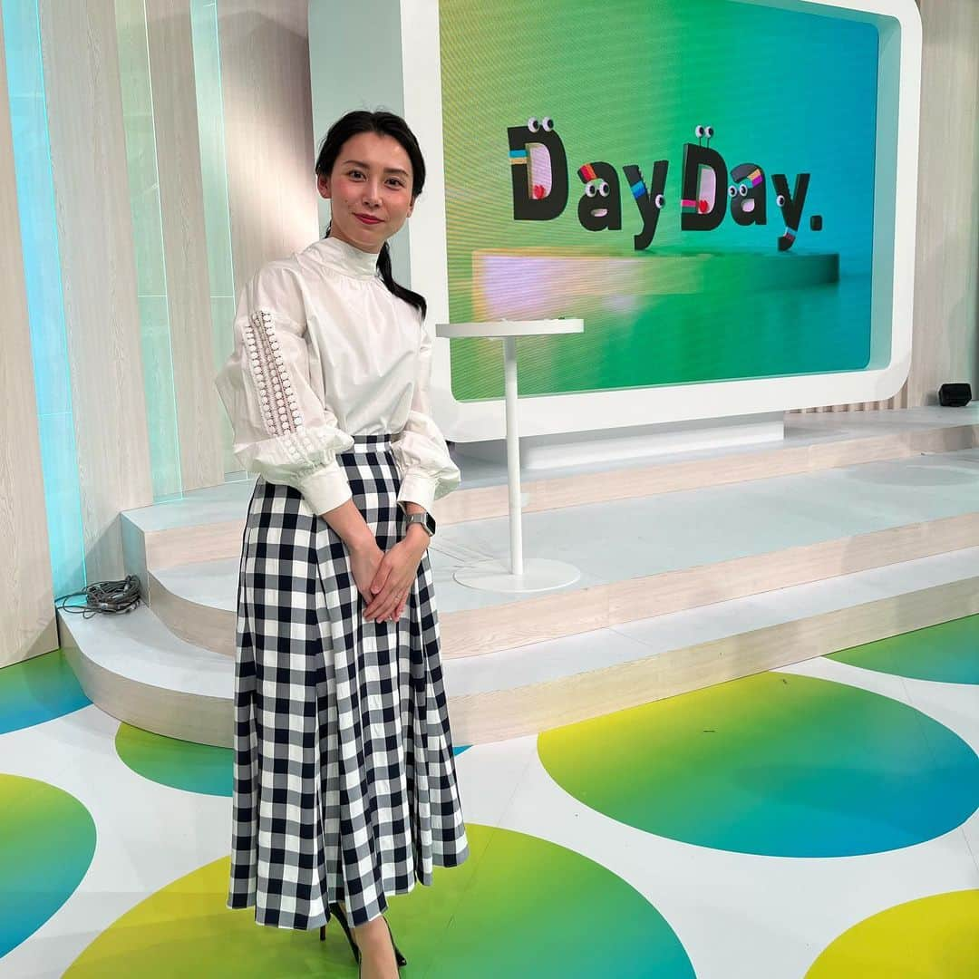 杉野真実さんのインスタグラム写真 - (杉野真実Instagram)「💚  4月から新番組 @ntv_dayday を担当することになりました！ 水曜日と木曜日にニュースをお伝えします✨  👀色々な視点からニュースを読み解き、 ご家族やお友達とおしゃべりするきっかけの一つにして頂けたら 幸いです✨  初めて新番組の立ち上げに携わり、ドキドキワクワクしています✨  #DayDay #itsinternational」4月5日 20時12分 - sugino_mami